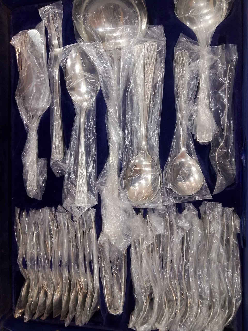 طقم معالق سولينجن الماني اصلي لم يستخدم بالشنطة 70قطعة بيخدم 12فرد القاهرة, مصر


**إذا كنت صاحب هذا الإعلان وتريد حذفه لأي سبب، رجاءا أرسل رسالة إلى الدعم الفني**