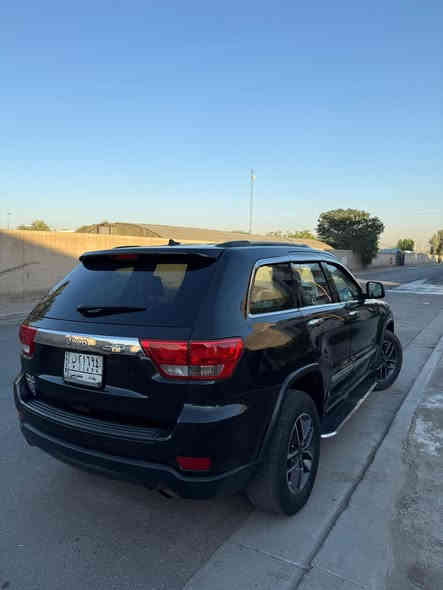 السلام عليكم 
جيب ٢٠١٣ فول مواصفات 
6 سلندر
بنوراما 
كشنات كهرباء
بصمه 
شاشة 
تخم تاير و ويل جدد مال ٢٠١٨
سيارة كلش نظيفه ومصروف عليها جاهزة من كلشي 
بيهة قطعتين صبغ بدون ايرباك
مكاني بغداد عرصات او حي العامل 
ترهم مراوس
١٧٢ 
للاستفسار خاص او اتصال 
*********** بي واتس
