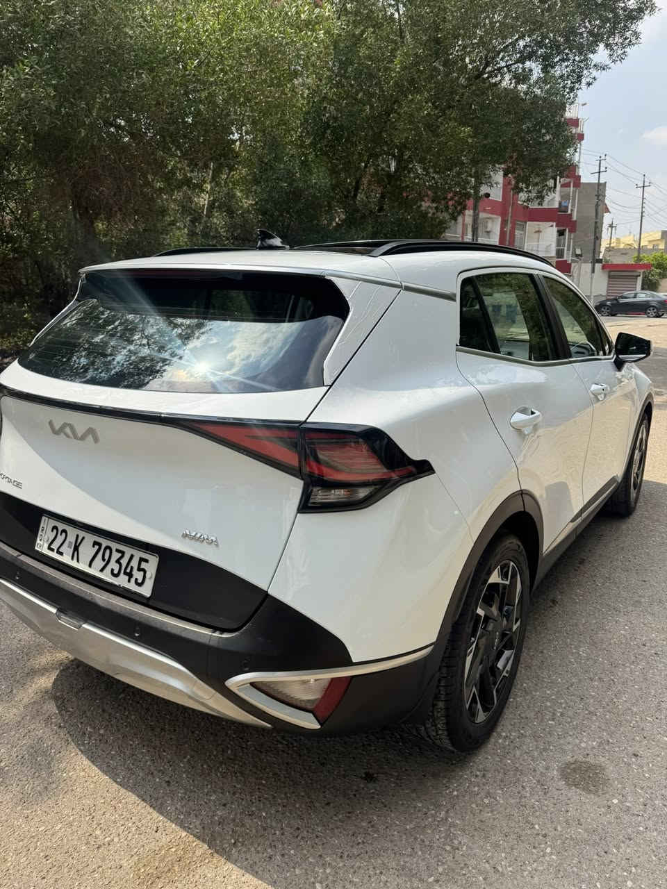 السلام عليكم 
للبيع :كيه سبورتج  خليجي 
الموديل : 2023
ماشيه :35 الف 
السياره :مكفوله   
مري كهرباء 
انضمه قياده 4 (نورمل +سبورت +ايكو +سمارت)
(تشغيل عن بعد سقف بانوراما + بصمة تشغيل + ابواب + صندوق)
كرسي السايق كهرباء
حساسات امامي خلفي 
 شاشه +عداد دجتل 
كامره دواره 
بصمت ابواب 
ترحيب عند لاقتراب 
مثبت سرعه 
سايد بريك كهرباء 
ويل 19
تبريد قطعتين 
داخل بيجي 
محرك 2000 دوش 
شاحن واير لس 
الصابيح الماميه LED
المصابيح الخلفيه LED
شفتات ستيرن رياضي 
مانع انزلاق 
شاشه ابل كار بليل +جي بي اس 
انذار عند الاقتراب
اشاير بل مري 
السياره كلش نضيفه
‏العنوان بغداد زيونة 
السعر213
للاتصال***********
