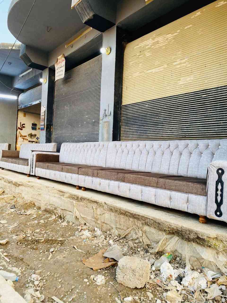 السلام عليكم اخواني الاعزاء هذا عملي لهذا اليوم من تبديل اسفنج وقماش وديكور وهذا قبل العمل وبعد العمل بديكور جديد واتمنى ان ينال اعجاب وهاي ارقامي للي يحب يتواصل
*********** 
***********
🛋️
