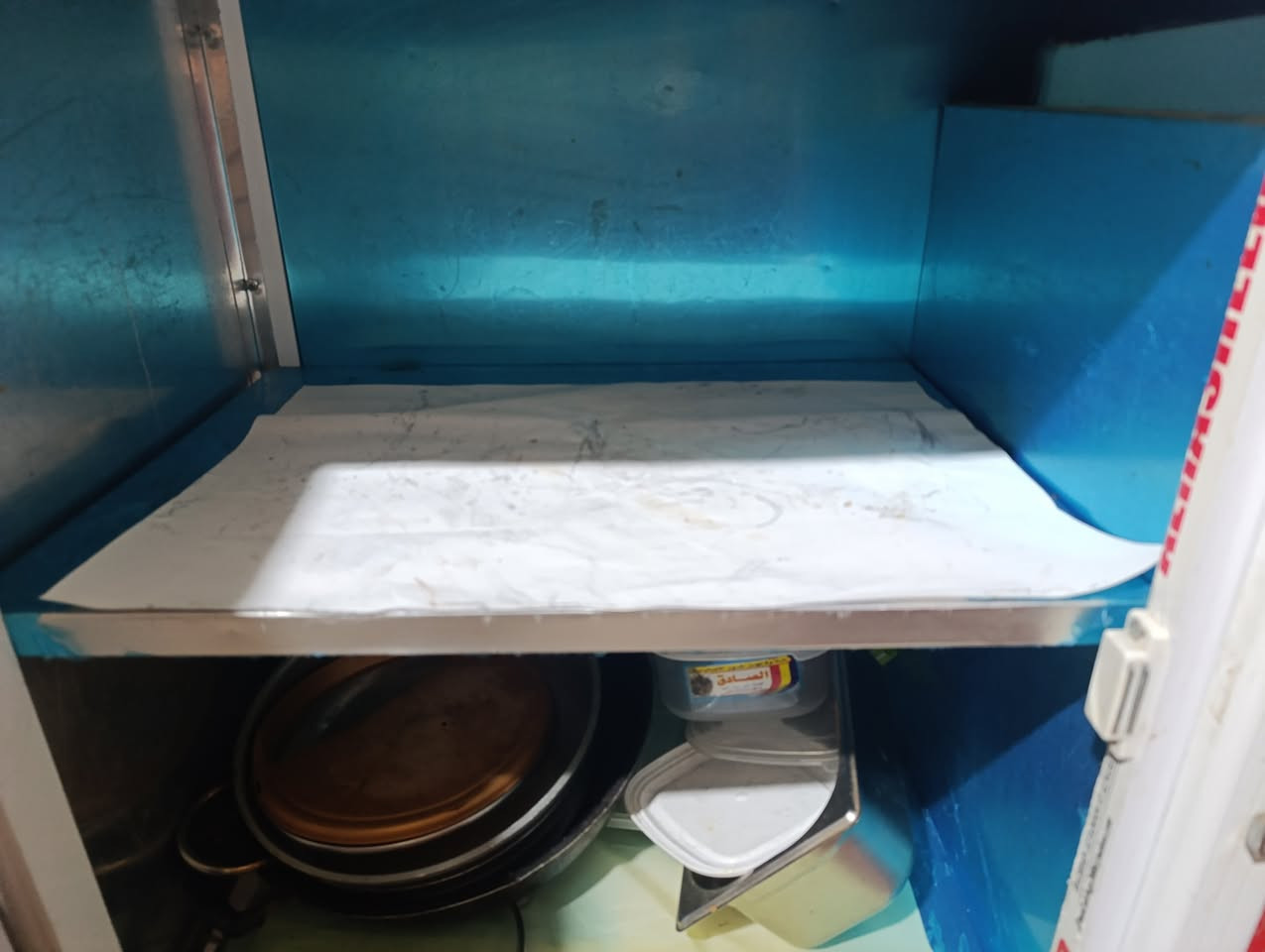 السلام عليكم
 كاونتر للبيع 
جديد ونظيف مابي كسر قياسه متر و٣٠ مستخدم قليل 
السعر ٧٠ وبي مجال 
مكاني الشعلة 
اللي يريده يتواصل وياي او الإتصال على الرقم :  ***********
