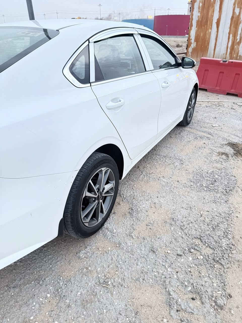 السلام عليكم سيراتو للبيع موديل 22 ماشيه 89 رقم بغداد ابسمي الاستفسار اتصال ع رقم  ***********
