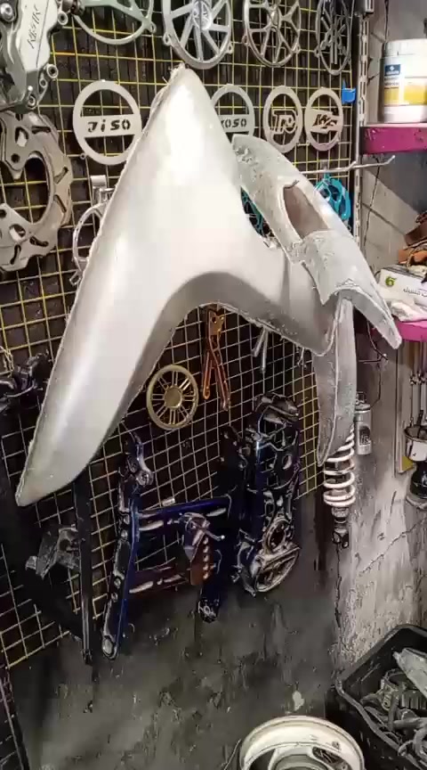 السلام عليكم 
يتوفر لدينه وجه بومه فورزه 08
ولغودفوزره 08و010
بانسب السعار 

ويتوفر توصيل لجميع المحافضات 
***********
