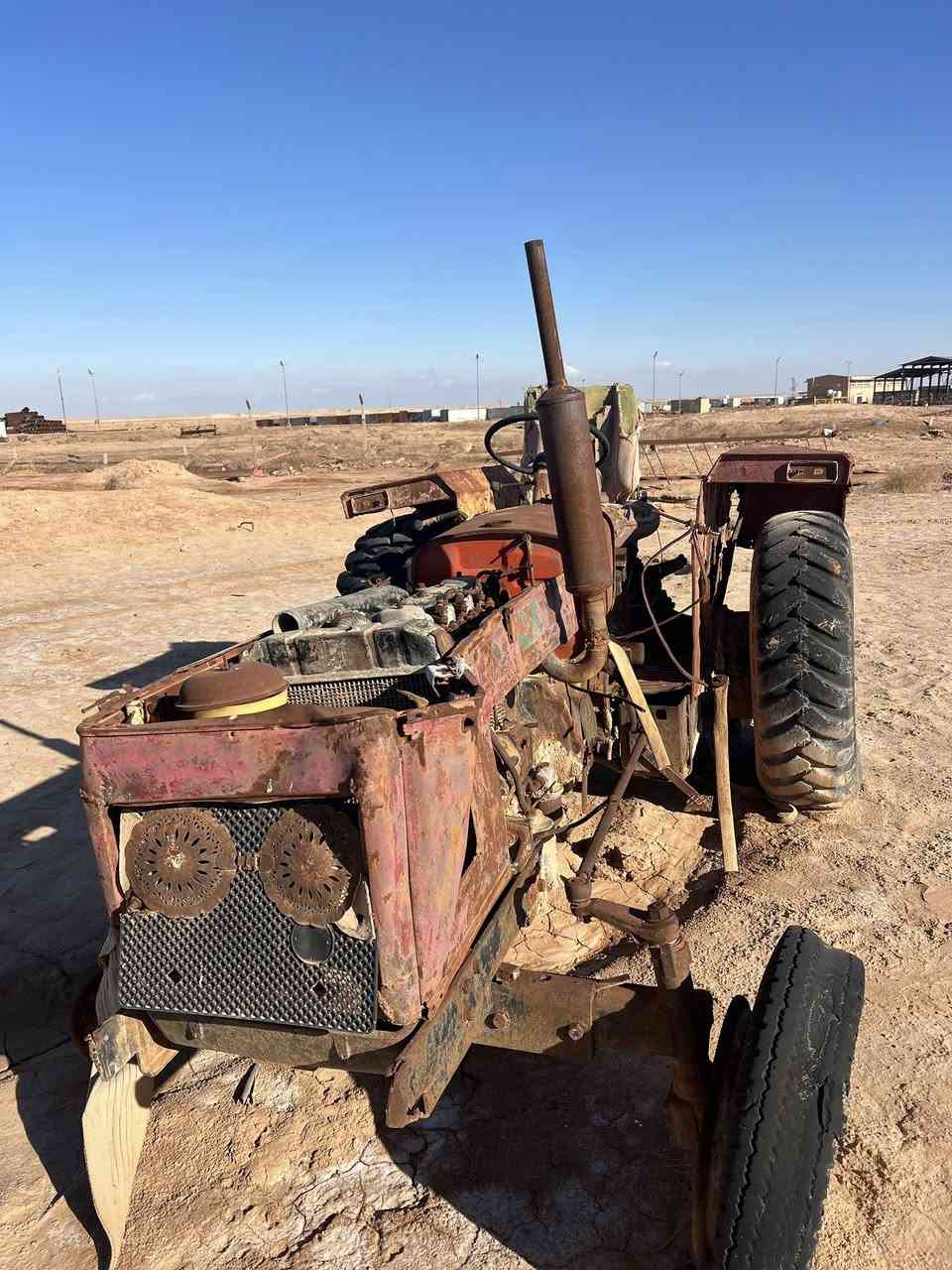 السلام عليكم عنتر للبيع متروكه مع عربانه للبيع الانبار ***********
