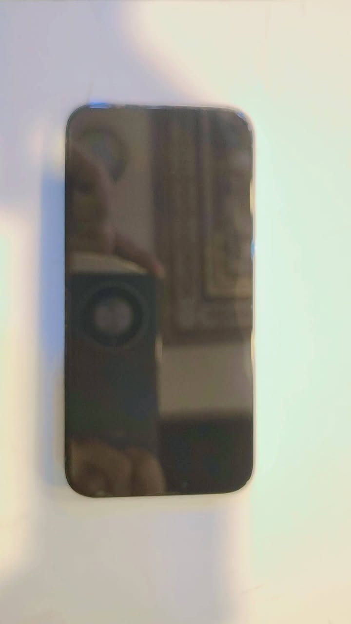 عندي ايفون ١٣ برو ماكس الجهاز قافل  ايكلود الجهاز صفر جديد مامستخدم غير اقل الشهر جان متروك حتى بطاريته ١٠٠ بلاديه بس الشاشه مالته بيه شويه ضل بطرف فوك مامبينه للبيع بعداد
***********
