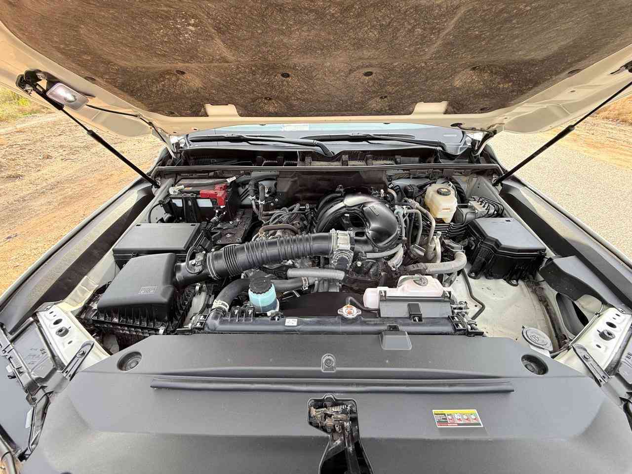 لاندكروز 2025 VX limited S
محرك 4000 تنفس طبيعي ماشيه 10 الف كيلو 
وكاله ساز 
رقم بغداد 
فول الفول اعلى مواصفات ال vx 
بيبان شفط 
شاشات تطبيق 
خمس كامرات 
جلد 
خزن وضعيات كشن السائق 
رادار تحديد مسار 
اعلى فئه بالاندكروز 
مغلفه BBF بالكامل ضمان 10 سنوات 
والسياره شامله الضمان وكاله ساز 
مكانها بالحله ***********
كفاله عامه السياره بحاله الوكاله
