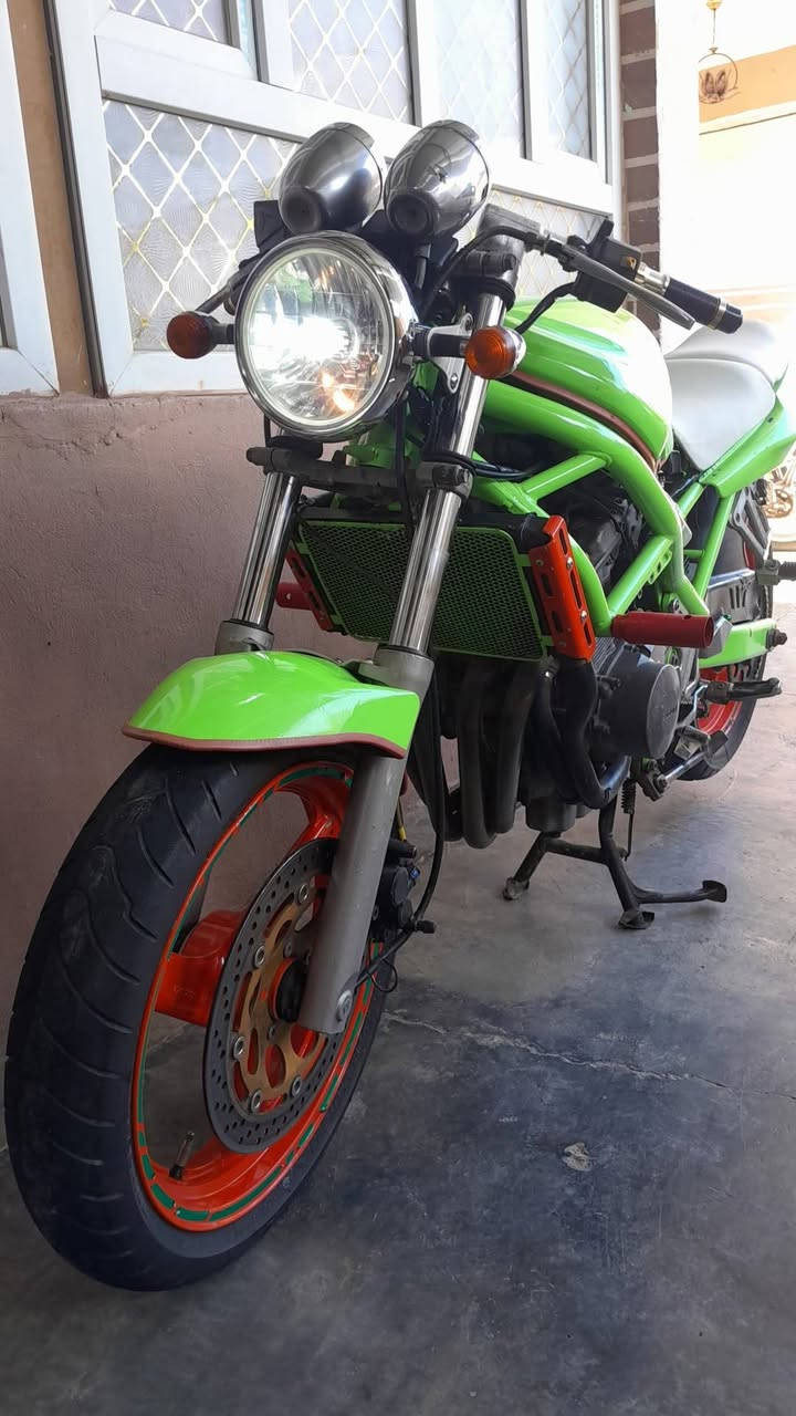 مكينه جديدة ممفتوحه الدراجه كامله مابيهه اي نقص السعر مليون و١٠٠ وبيهه مجال ***********
