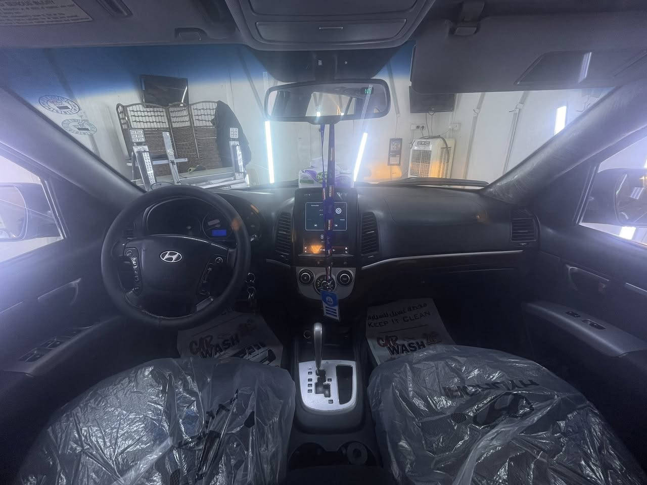 سنتافي. خليجي    موديل 2008 فول مواصفات. 

 تحكم ستيرن  

كروز  مثبت  سرعة 

شاشة كبيرة  اندرويد+ كامرة

مري شفط. + تحكم بالمري 

اشاير بالمري

كشن السائق كهربائي 

٧ راكب    

تبريد ٣ قطع 

فتحة سقف  

ABS

 محرك.  6 سلندر     2700

محرك وكير خير من الله. 

السيارة كفالة عامة    والسونار موجود بيها القطعة الي موضحه بالمنشور جراد وليس صبغ.  بس بالسونار كال تطلع عندي صبغ بس قطرة معجون ماكو بيها
 السعر 129 

وبيها كم بارد كما موضح بالسونار 
.    السيارة كاملة مكملة وبالعافية على الي يأخذها  

رقم السيارة اربيل. بسمي   تحويل شوكت ما تحب.  سنوية تنتهي  نهاية 2028
صاحب السياره Mohammed Qasim Al-Moussawi
رقم ***********
