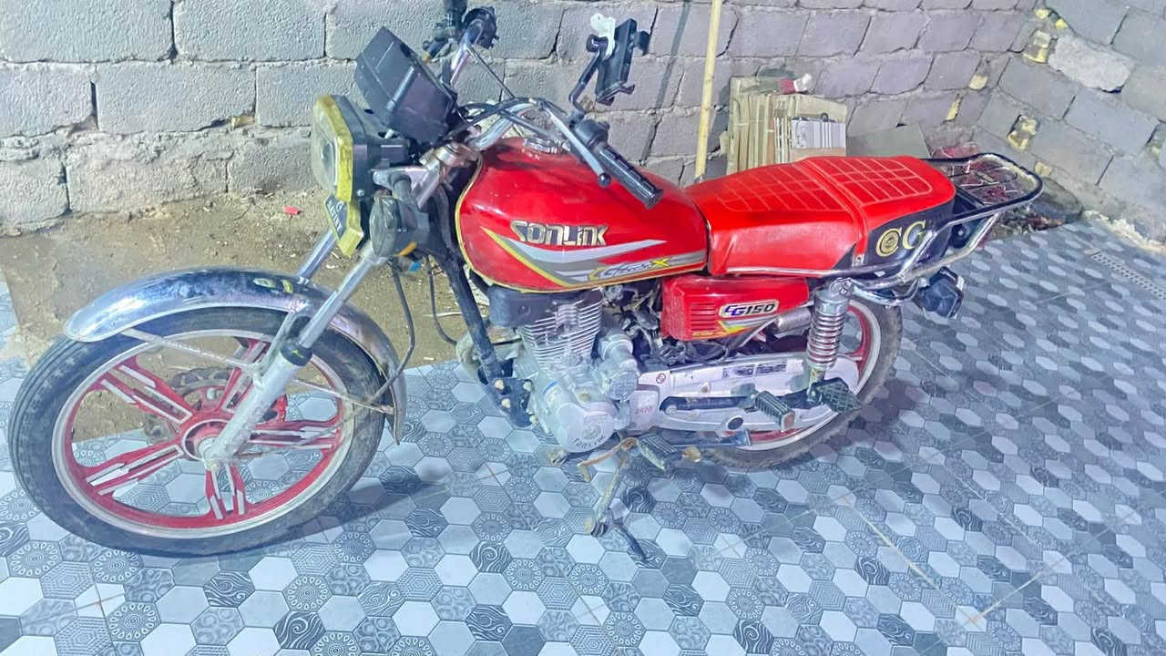 دراجه سونك موديل 2020  أوراق اصلي مو سكنر ب800 وبيه مجال قليل الشراي هاذ رقمي *********** الخاص مغلق 🔏
