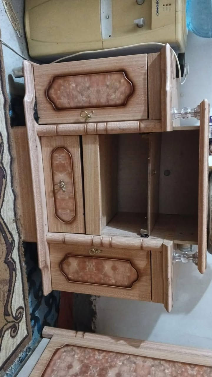 سلام عليكم  غرفه للبيع سعره 350او بيها مجال المكان بغداد كميره الاتصال عله هاذ الرقم***********
