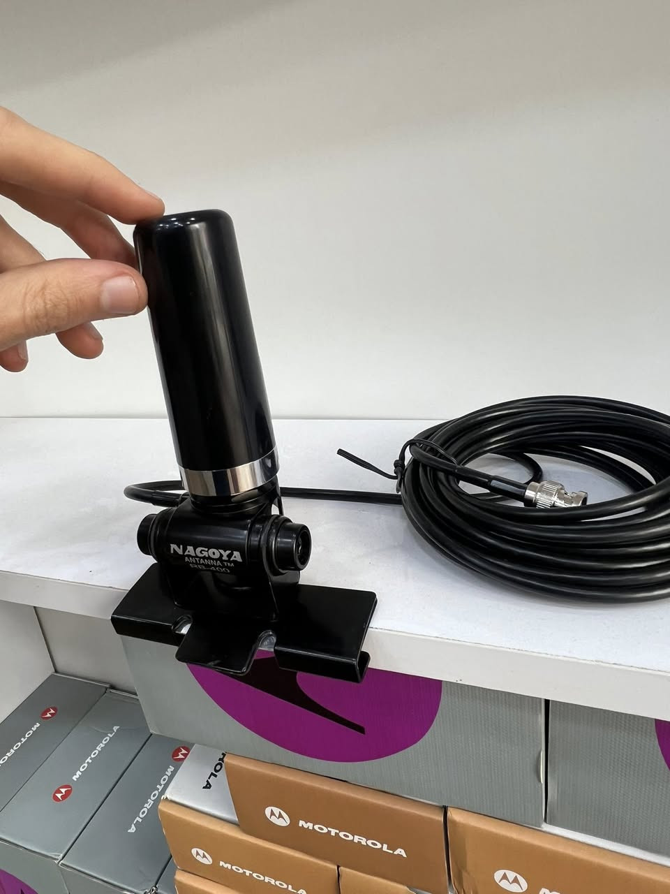 هوائي سياره منضدي محمول بل عجله جميع الاجهزه نضام UHF/VHF اصلي بحجم صغير كيبل 5 متر مكتب حيدر التميمي 
*********** 
سعر 25 الف دينار فقط
