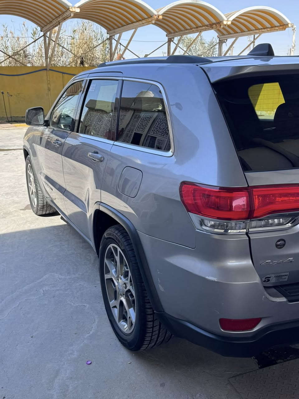 جيب لايريدو 14. 22 حادثها جاملغ خلفي صبغ بدون دواخل سياره جديده وجاهزه كير محرك حداديه تبريد تخم تاير مال جناي جاهزه مكانها ناصريه مركز سعر 195 وبيها مجال  م.***********
