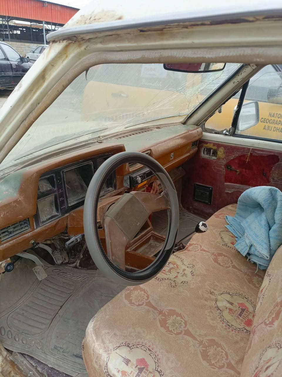 السلام عليكم ورحمه الله ،،،
بيك اب ، دبل قماره ،،، ابيض 1980
رقم قديم ،،، شرط التحويل من الشرعي
السيارة شغاله ،،، محرك وكير اصلي 
اطارات الامامي جدد ،،، الاطارات خلفي نص عمر
كوبون بنزين ،،، 
العنوان ،، موصل معرض الغدير سايدين البراوي 
تلفون ،،، *********** ،،،،
السعر ,,,,12,,,,
