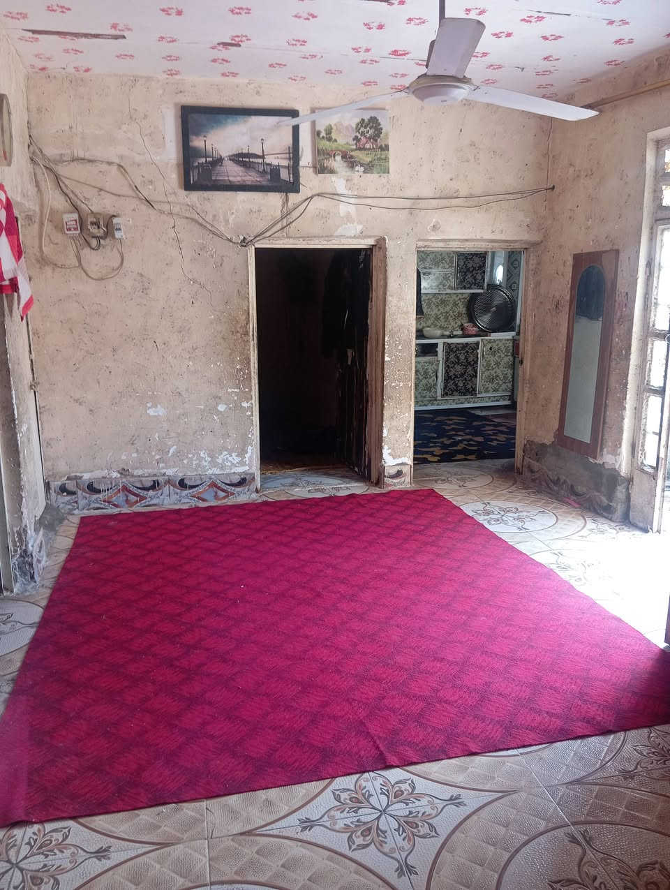 السلام عليكم بيت للبيع العنوان الديوانية حي العسكري صدر الثاني شارع 60 قرب حسينية ام البنين المساحة 109متر طابو صرف  للاستفسار ***********
