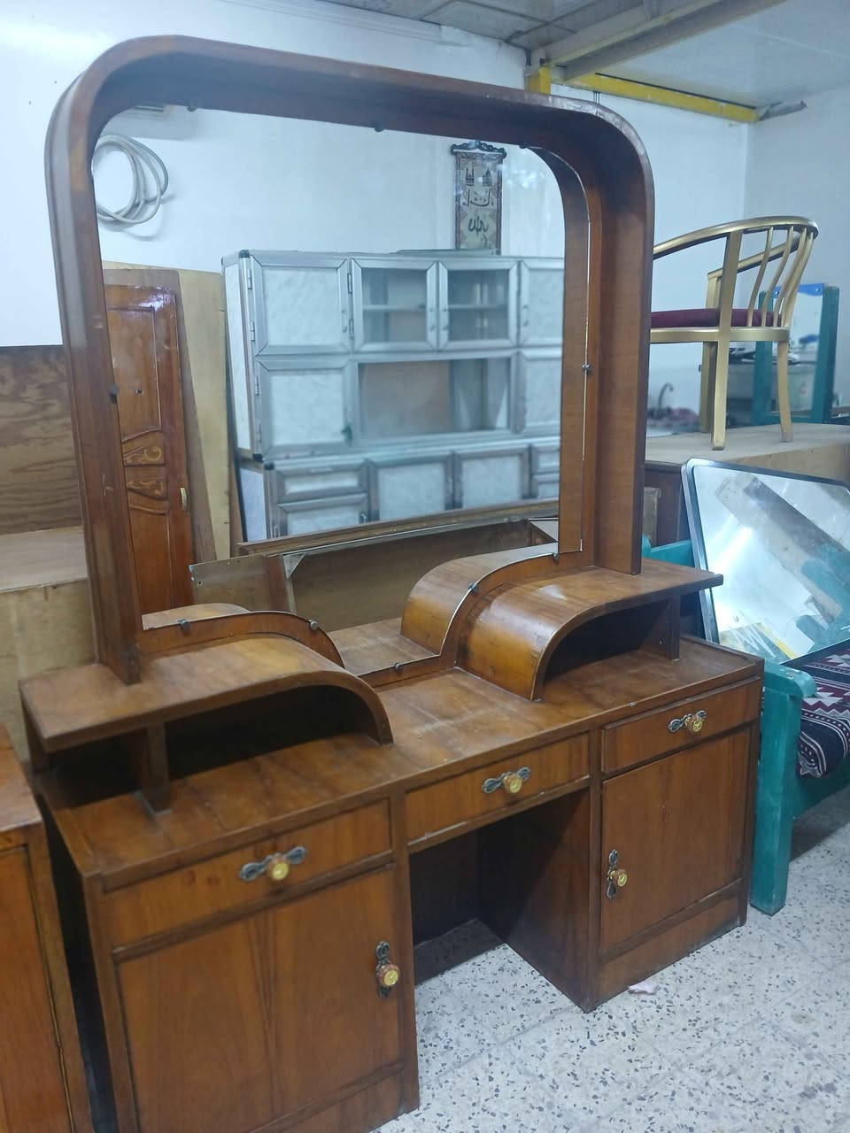 غرفه اخشاب عراقي نظيفه جدا 650 كنتور 6  باب وملحق ميز تواليت جربايه كومدي عدد2 صوميه تكمه جزامه .بغداد كرخ الرساله الاولى


**إذا كنت صاحب هذا الإعلان وتريد حذفه لأي سبب، رجاءا أرسل رسالة إلى الدعم الفني**