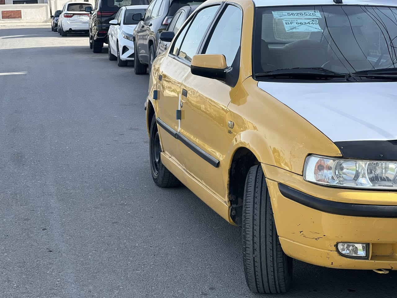 السلام عليكم سمند موديل ١١ مكينه وكير وصدر وتبريد خير من الله بدون ضربه وصبغ بيه باب السايق بي بارد 
مصفره هيه وغرامات 
مكان السياره بغداد الحسينيه شارع ابو سمير 
السعر32 غير متواجد عله فيس 
***********
