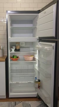 ثلاجة فيستل رصاصي 21 قدم نظيفة  جداً اخذتها ب 550 ابيعها ب450  بيها مج...