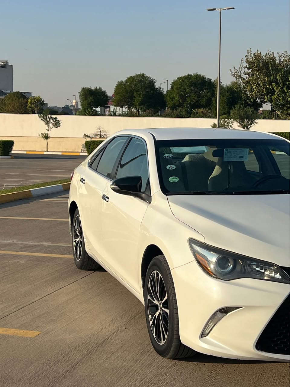 السلام عليكم

كامري 2017 خليجي
ضررها جاملغين سكن 
ماشيه 100الف كليو متر 
للبيع فقط السعر 170 و بي مجال
السياره موجوده باربيل 
للتواصل *********** Singapore
