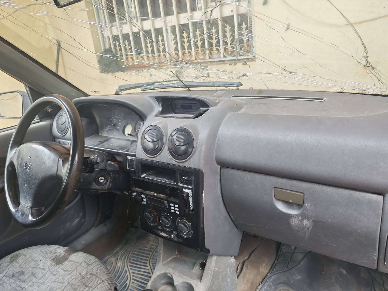 سلام عليكم سياره سايبه مديل2014 كير حداديه مكينه شواصي ضفيره جدد  بدون راعي  ب١٢  مكاني  نجف جريوية 
***********
