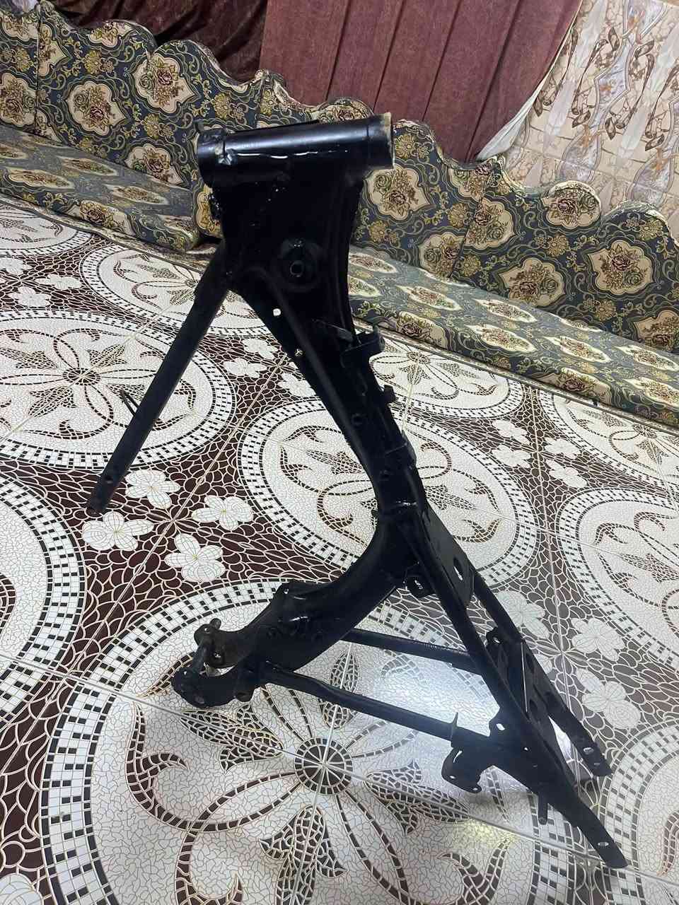 شاصي لبيع بيه تلحيظات  مع سعر مناسب
المكان /ذي قار /قضاء الرفاعي 
السعر /150الف  وبي مجال 
رقم الهاتف/***********
