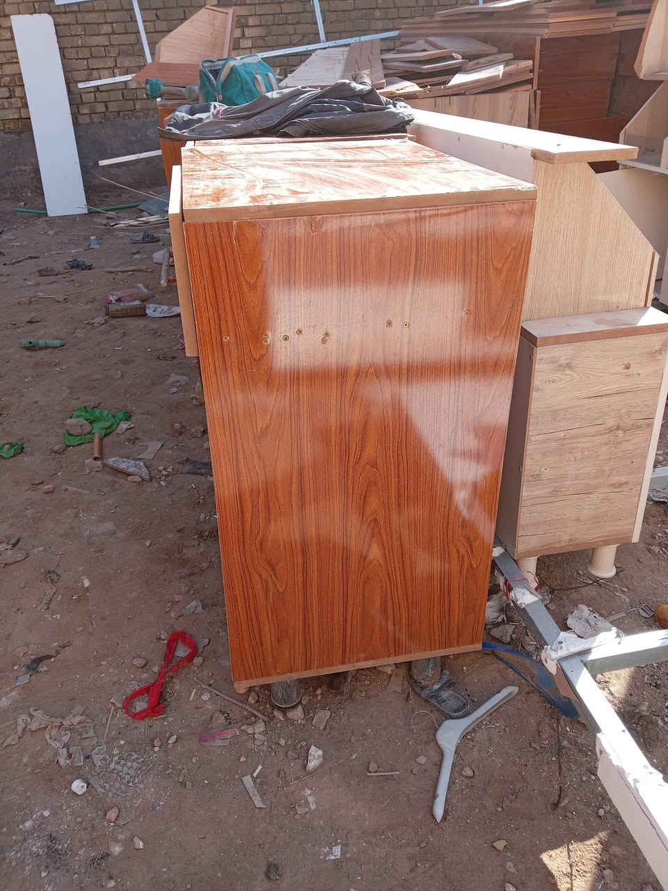 ميز كاشير كله لوك جديد العنوان ناصرية حي الفداء ***********
