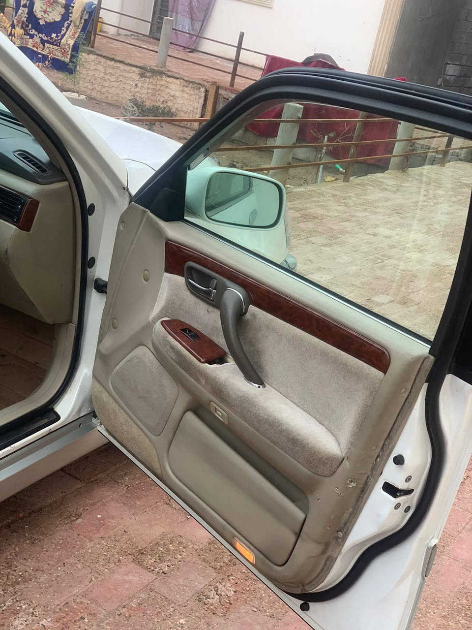 ملكه للبيع مديل 2001
ربع دكم شراي  يتفضل
