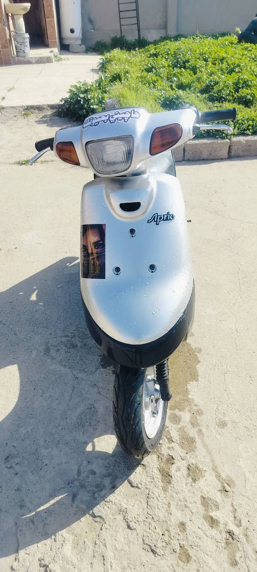 سلام عليكم ماطور بوتين  شرط محرك شاصي شرط معدل نار 🔥 بس كهربائية كلها شغاله بس يعوزو باتري السعر 350وبي مجال اتصل ***********
