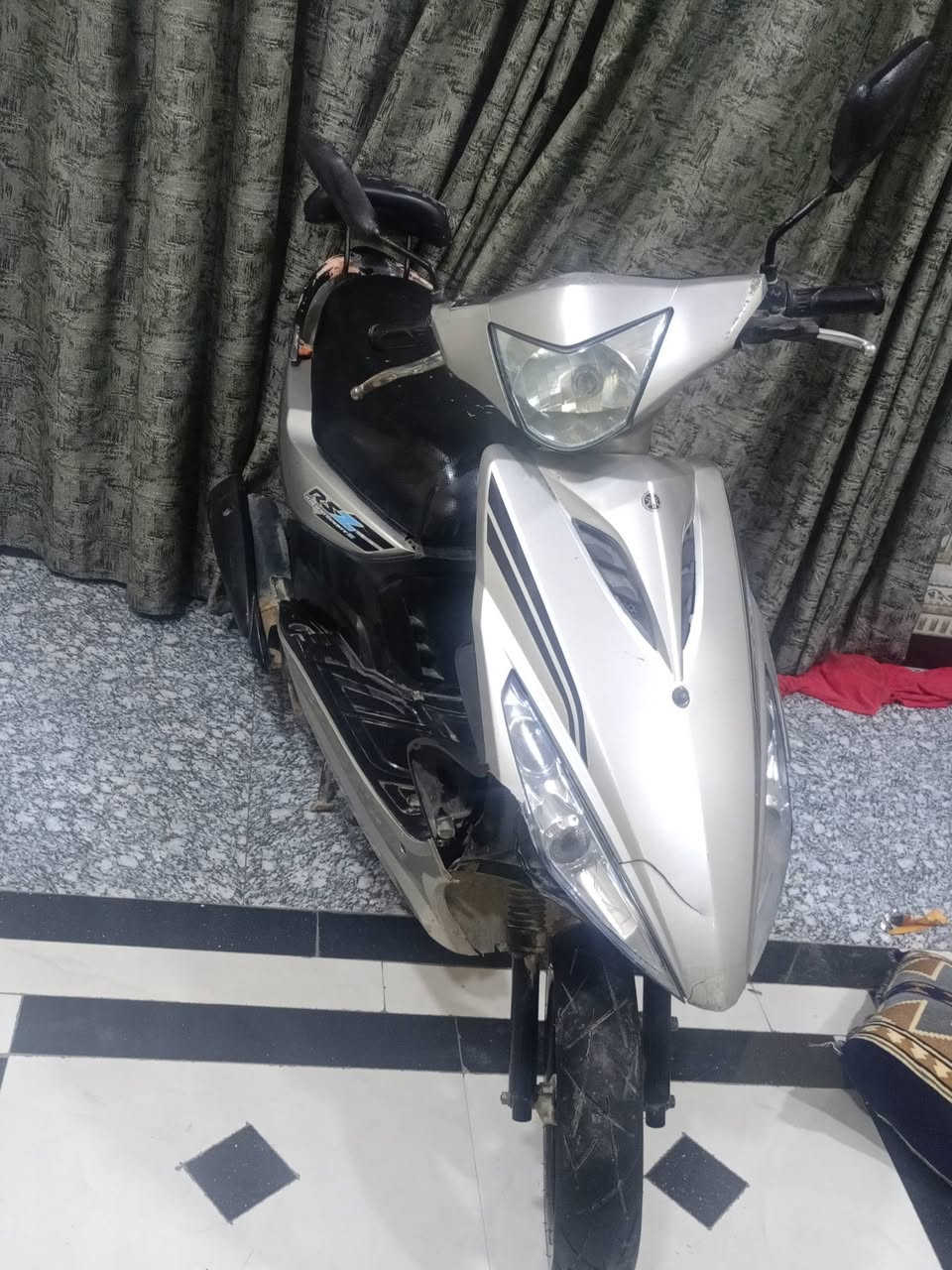 سلام عليكم  .  دراجه ماكس  مضلع  نوزل موديل 2010 شغاله نكره سلف  ختم كفرات ول سوادات  واحد كهربائيات شغاله  سعر  360وبيها مجال  مكان العبيدي  رقم  ***********
