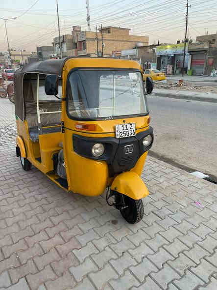 للبيع موديل ١٨ رقم و سنويه اب اسمنه مصبوغه للجماليه دراجه جاهزه من كلشي مكان بغداد الحسينية مال راجديه شراي تصل *********** 👍
