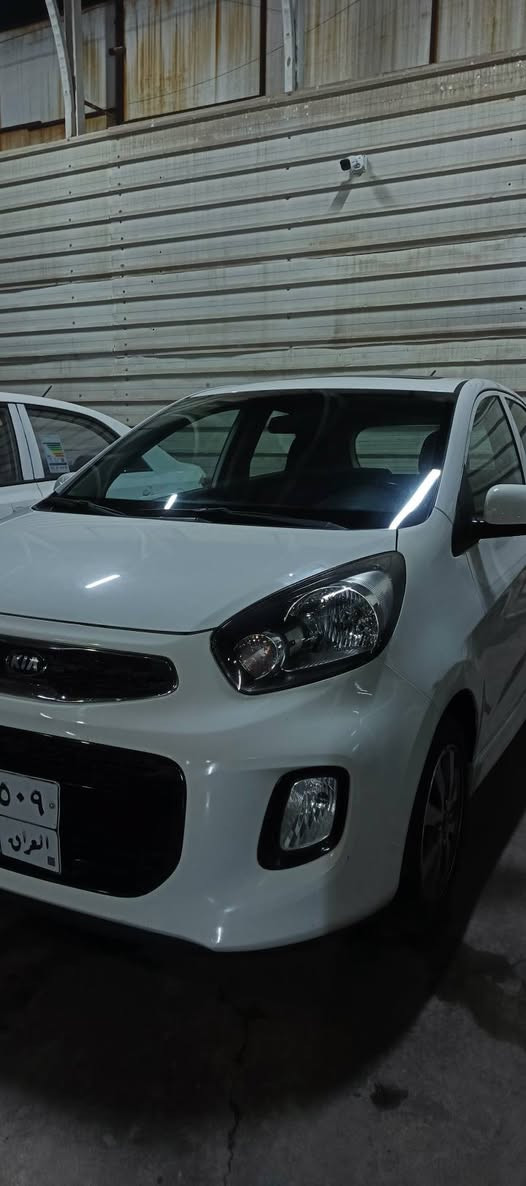 السلام عليكم 
كيا بيكانتو 
وكاله دوليه 
2016
الون: ابيض 
رقم :اربيل 
 :فتحه سقف 
تحكمات ستيرن 
سياره بيها صبغ ربع جاملغ الامامي فقط 
ولباقي كفاله 
محرك 1600
سياره ماشيه 26الف فقط 
سعرها 110وبيها مجال 
للستفسار :***********

