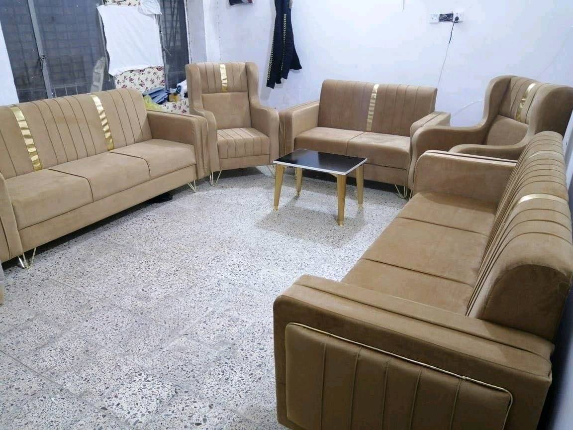 عرض خاص  خلال اسبوع فقط  

ال١٠ مقعد  سعره  450 الف 
صنع عراقي  
أحدث التصاميم الفنية 
🖍الشغل حسب طلبكم من ناحية اختياركم الالوان وعدد المقاعد 
⭕️مواصفات العمل 
♦️اسفنج. مميز 
⭕️ الخشب مقعد مضغوط
رجل عظم عاج 


⭕️القماش  قديفه 

❇️قياسات القنفات ❇️

العرض 75
190سم  القنفه الكبيرة ام ثلاث مقاعد 
150 سم القنفه الوسط ام مقعدين 
75 سم  الكرسي. 
🌹🌹🌹🌹
جميع الالوان متوفره
توصيل داغداد مجاني


التوصيل  سريع 
للحجز ارسل
 الصورة 
والاسم 
ورقمين موبايل 
والعنوان
على الخاص

الاضافات 
رجل نيكل 20


تخم ويا 4كوشات فقط
وين موقعكم بالضبط بالعراق؟ حتى نذكره بالإعلان للناس القريبة.: 
يتوفر خدمه توصيل لجميع المحافظات العراق فقط
الـ 450 ألف هذا على شنو بالضبط: طقم 10 مقاعد كامل لو عدكم أسعار حسب عدد المقاعد؟: 
حسب عدد المقاعد
الموديل/التصميم هذا إله اسم معيّن أو كود حتى نكتبه للزبائن؟: 
كوين 
التوصيل المجاني بس داخل بغداد لو يشمل محافظات ثانية همين؟ وإذا خارج بغداد شكد تكلفته تقريباً؟: 
مجاني فقط بغداد 
محافظات حسب البعد
إذا الزبون يريد يغيّر القماش أو لون الرجل/الإضافات، أكو فرق بالسعر لو نفس السعر؟: 
نعم اكو فرق بالسعر 