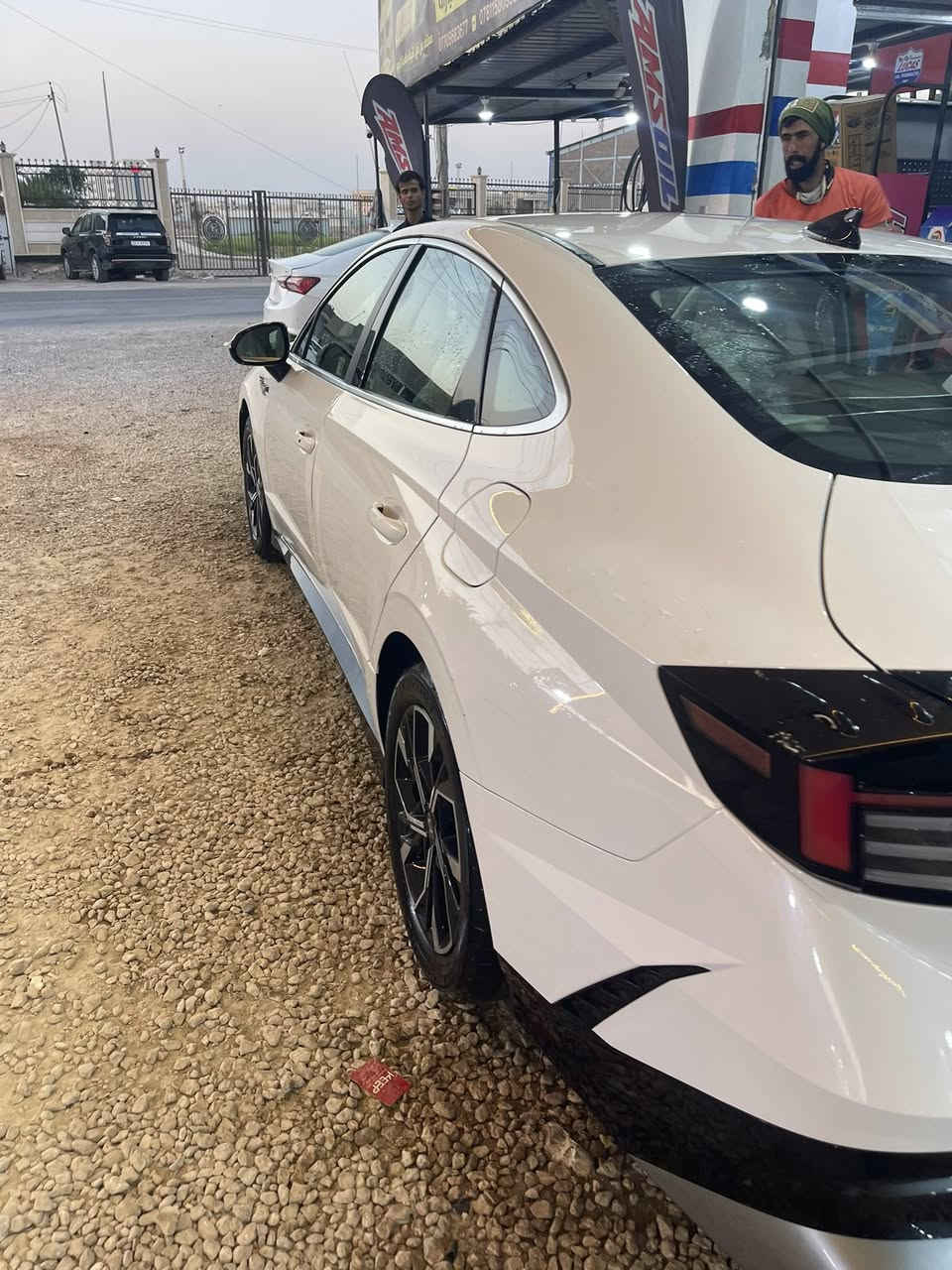 سوناتا 2024 امريكيه ظرر باب وجاملغ مع بعض رصعات بسيطه 
ماشيه 36 الف 
حره مداور ثاني يوم 
مكانها السماوه 
للتواصل مع رقم ***********

