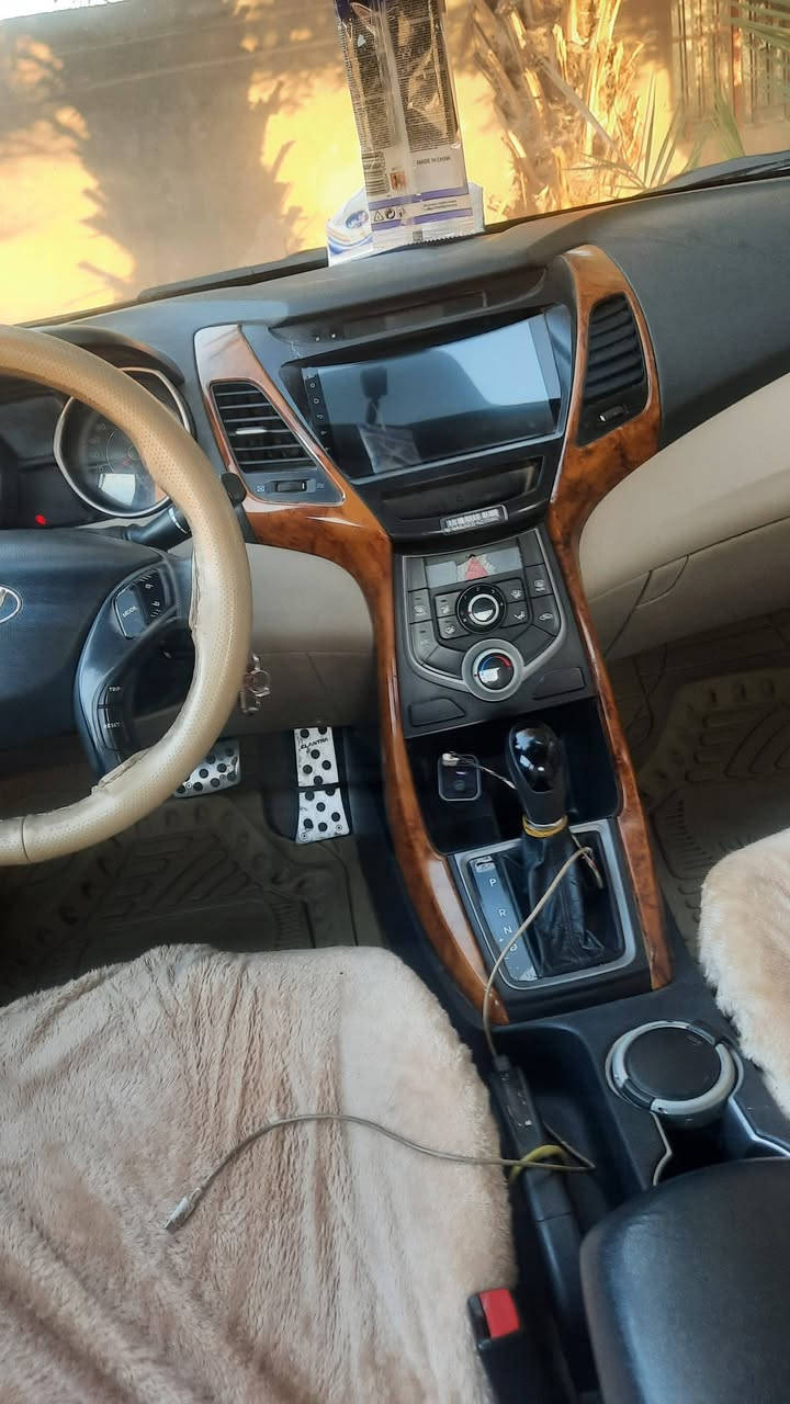 النتره وارد خليجي 2015 فول موصفات شاشا بنرامه شاير بل مري تبريد ثلج
مكفواله من الفتح وتبديل بيه بس دوسه جيهت العبري  معجون مكان سياره سماوه الوركاءالسعر 120 مع المجال   ***********
