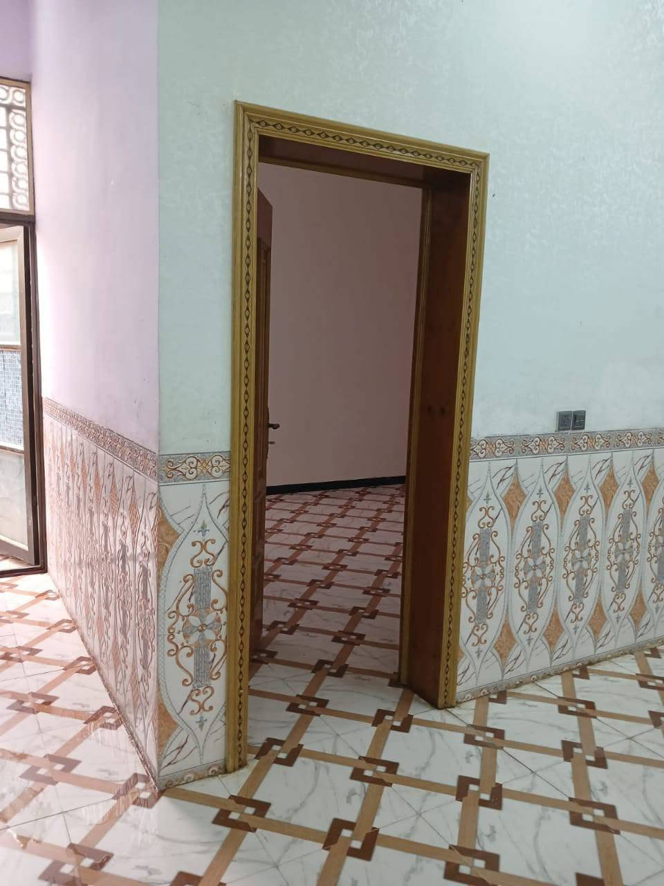 بيت للبيع مساحته 150  ركن سند25 في كربلاء المقدسة تحديدا  الحر الرشديه مقابل مجمع الايتام لستفسار ‏‪***********‬‏
