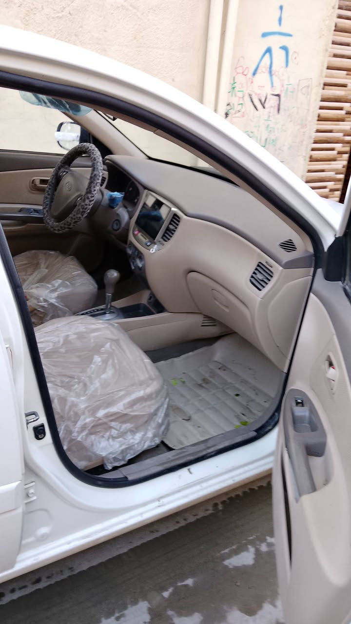 السلام عليكم
كيا ريو للبيع موديل 2011 بدون ضرر محرك 16 كاربون بانزين رقم اربيل بااسمي 
***********
***********
