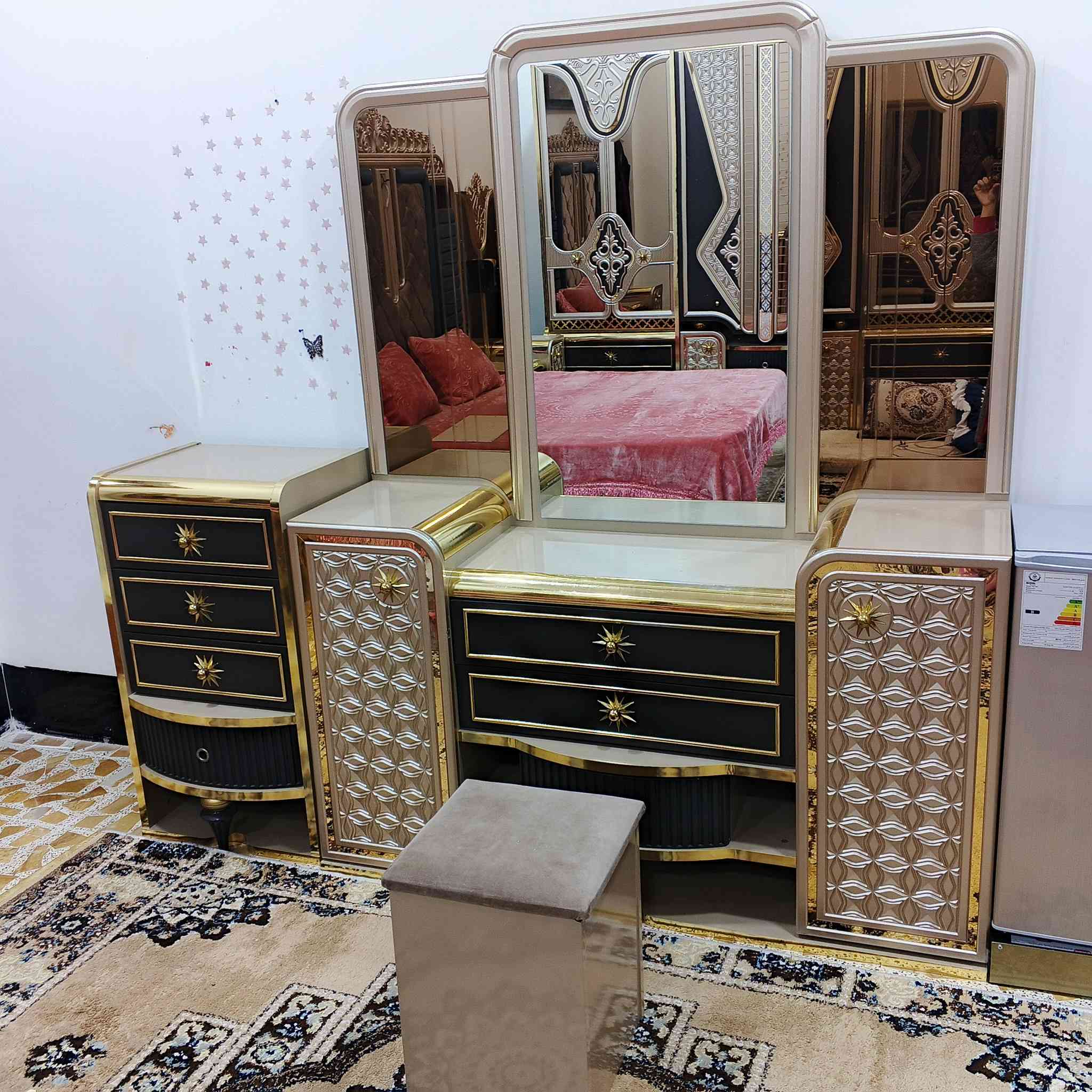 غرفه تركيه نضيفه للبيع شتريته ب 4 ملايين واريد ابيعه ب مليونين


**إذا كنت صاحب هذا الإعلان وتريد حذفه لأي سبب، رجاءا أرسل رسالة إلى الدعم الفني**