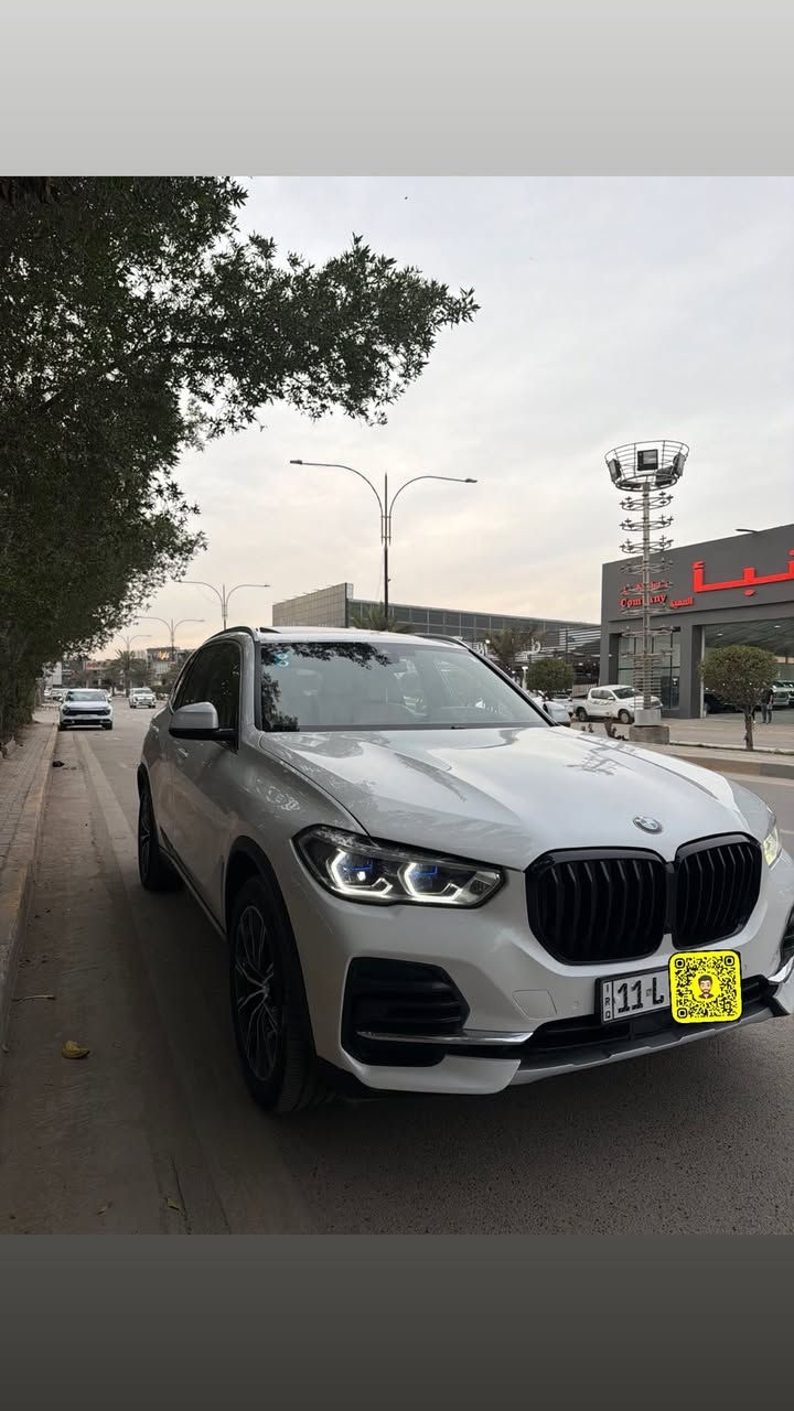 سلام عليكم BMWموديل 2022 X5 40i
فول مواصفات داخل ابيض بلاد 
بنوراما روز 
داتشو
بردات خلفيه
كير كرستال
الحادث بنيد فقط بدون ايرباك وبدون اي دواخل 
للاستفال ***********/***********
مكان السياره الكاظميه
