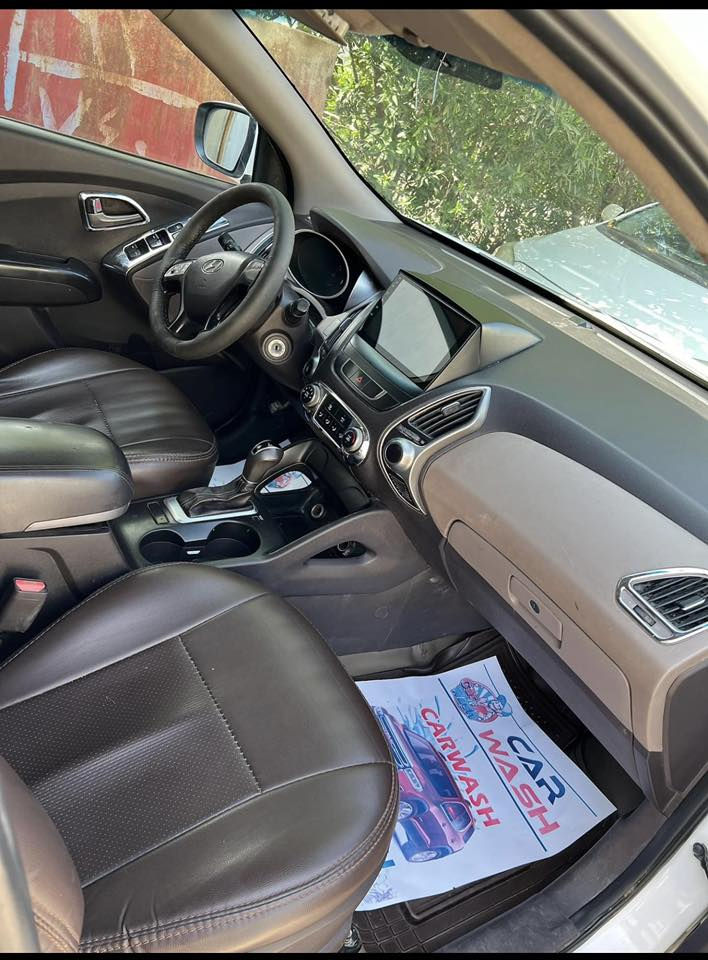 السلام عليكم توسان 2014 خليجي محرك 2000 ماشيه 168الف واكع بوري على القماره وسونرها موجود بالمنشور بيها منظومة غاز السياره خيرمن الله السعر 134 وبيها مجال للاستفسار ***********
