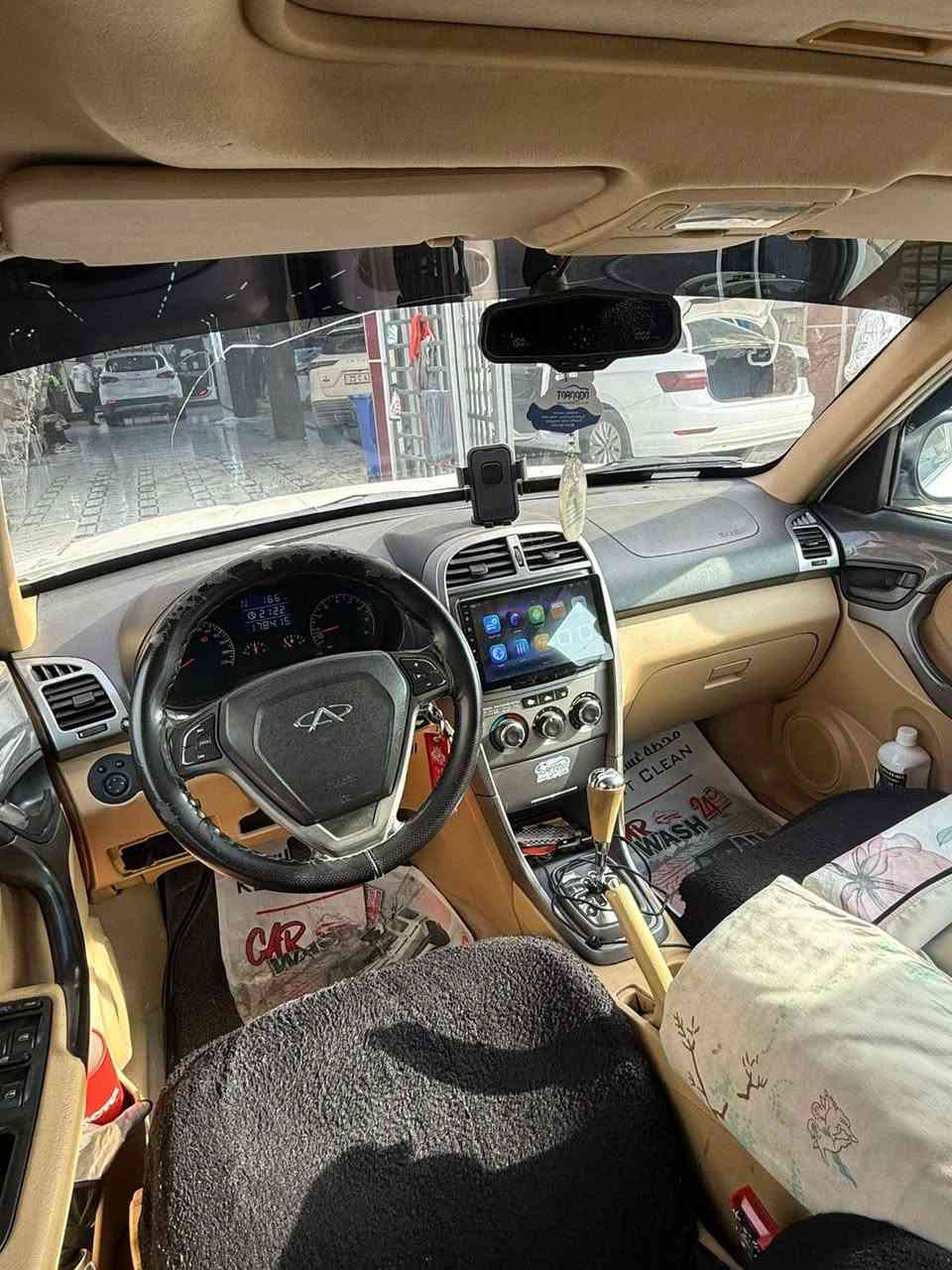 شيري  تيكو 2013
فول مواصفات 
حساس خلفي 
كاميرة خلفي 
جامات كهرباء 
سقف سلايت 
لايت ليد زنون 
كشنات امامي  هيتر 
تحكمات  استيرن 
تايرات جدد 
دسكات جدد 
صبغ نص باب السكن فقط 
السعر 75  $  و بيها مجال 
اي استفسار  ***********
