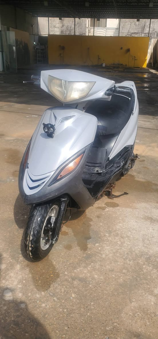 السلام عليكم
للبيع دراجة ماكس 140 شلعه معدل فول كهربائيات كلها شغاله اشاير شغاله  لايت شغال لايت شغال هندر دفره وحده سلف شغال دراجه خرسه شرط ماتسمع بس صوت الصالنصه تايرات جدد جكمجه جنطه كله علسويج استانه تعليك  كامله مكمله خير من الله وصور كدامك المكان ديالى بعقوبه سعر 475وبيه مجال حك الجيه.


**إذا كنت صاحب هذا الإعلان وتريد حذفه لأي سبب، رجاءا أرسل رسالة إلى الدعم الفني**