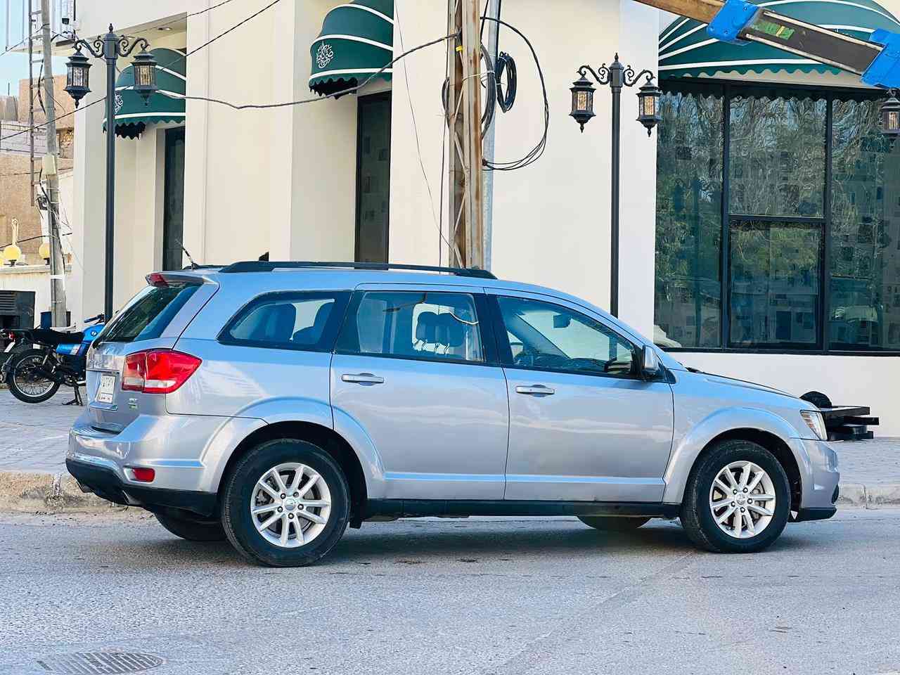 جورني مديل 2016 سعر 113 قابل للتفاوض الاستفسار اتصل *********** وارد أمريكي حادثها جاملغ فقط بدون دواخل وبيها مكانات صبغ اثر جراد بدون دواخل مواصفات فول بصمه تشغيل بصمه أبواب تحكم ستيرن شاشه كبيره كامره خلفيه مكينه سته 6️⃣ سلندر مكينه وكير مكفولات حداديه جديده تخم تاير تبريد 3 قطع 7 راكب مري كهربائي اشاير مري رقم بغداد مشروع وطني سنويه 29 مكان سياره كربلاء
