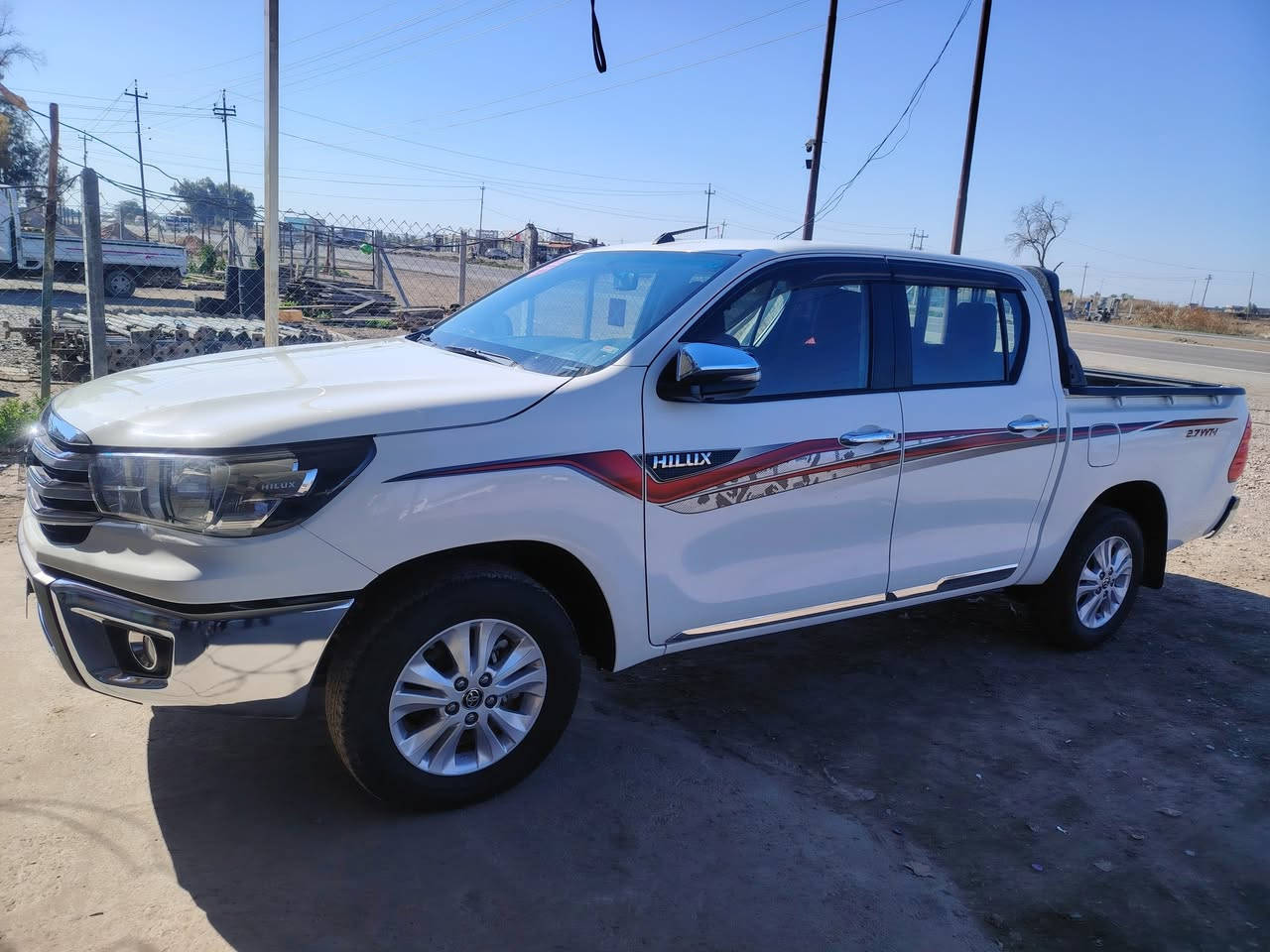 هايلوكس 2025
ساز ام ضمان 
بصمه شاشه 
رقم بغداد مشروع وطني 
ماشيه ٤٠ 
كفاله عامه
مكاني صلاح الدين الدجيل 
السعر 300 وبيه مجال 
***********
