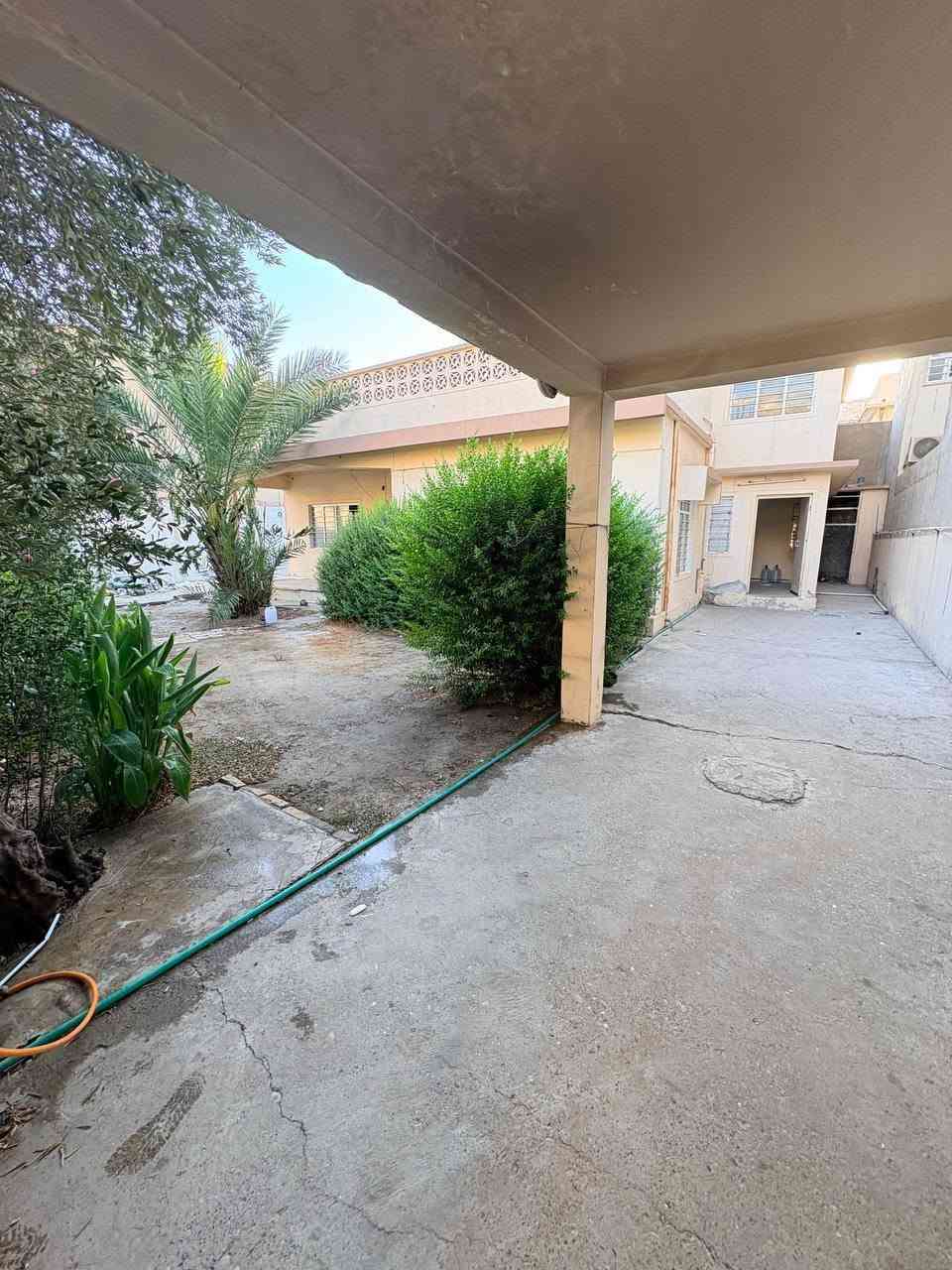 دار حي المصارف للإيجار 🏡

✨ فرصة مميزة للسكن في موقع هادئ ومميز ✨

📍 الموقع: حي المصارف
📌 خلف كافتريا خواطر

🏠 تفاصيل الدار:
▪️ المساحة: 500 م²
▪️ طابقين
▪️ 6 غرف نوم
▪️ هول واستقبال 
▪️ حديقة
▪️ كراج

📞 للاستفسار والتواصل:
🏢 مكتب علي الحمداني لتجارة العقارات
📍 الموصل – حي البلديات مقابل منتزه الكفاءات الأولى 
📱 ***********
📱 *********** 
📢 تابعوا عروضنا أولاً بأول على التلكرام:
🔗 https://t.me/alialhamdany2
