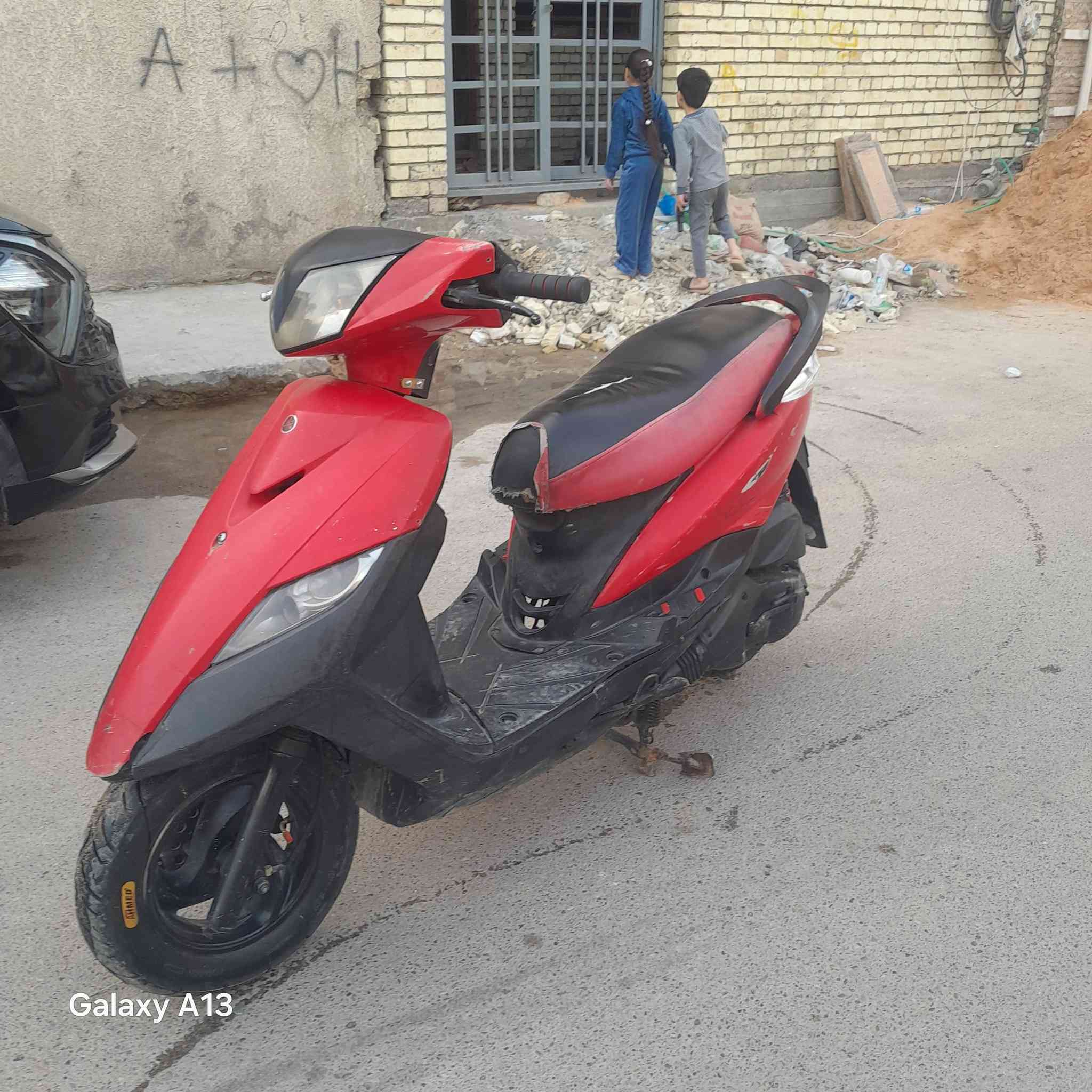 ماكس للبيع نضيفه كلش نكره سلف كهربائيات كله شغال لايت زنون .محرك مامفتوح .. بس هندر مايشتغل 
مكان بغداد السلاميات خلف شعله قرب مجمع الطبي 
السعر ٥٠٠ وبيها مجال 
***********
