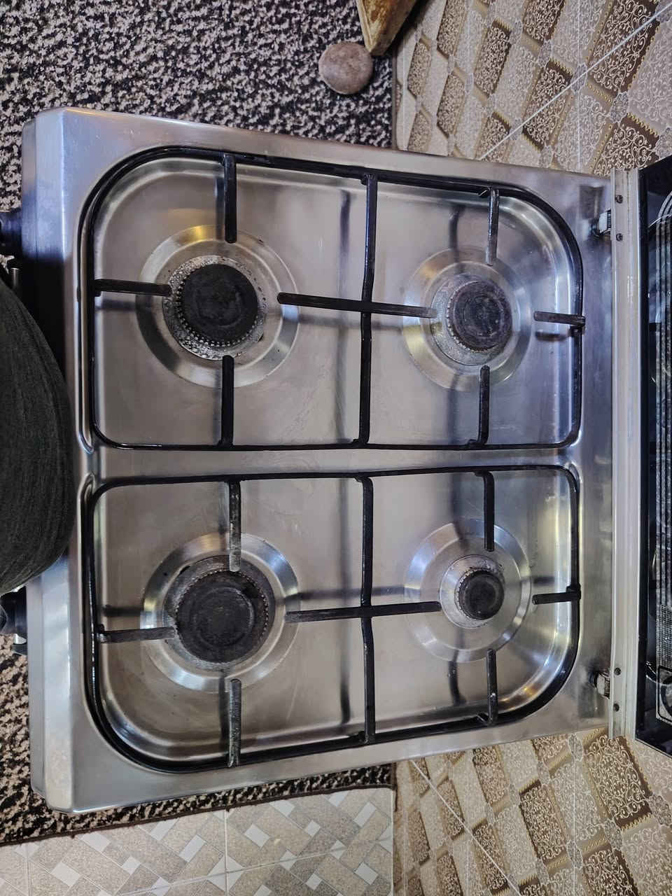 طباخ مستعمل للبيع موصل اليسر السعر 75 الف ***********. ***********
