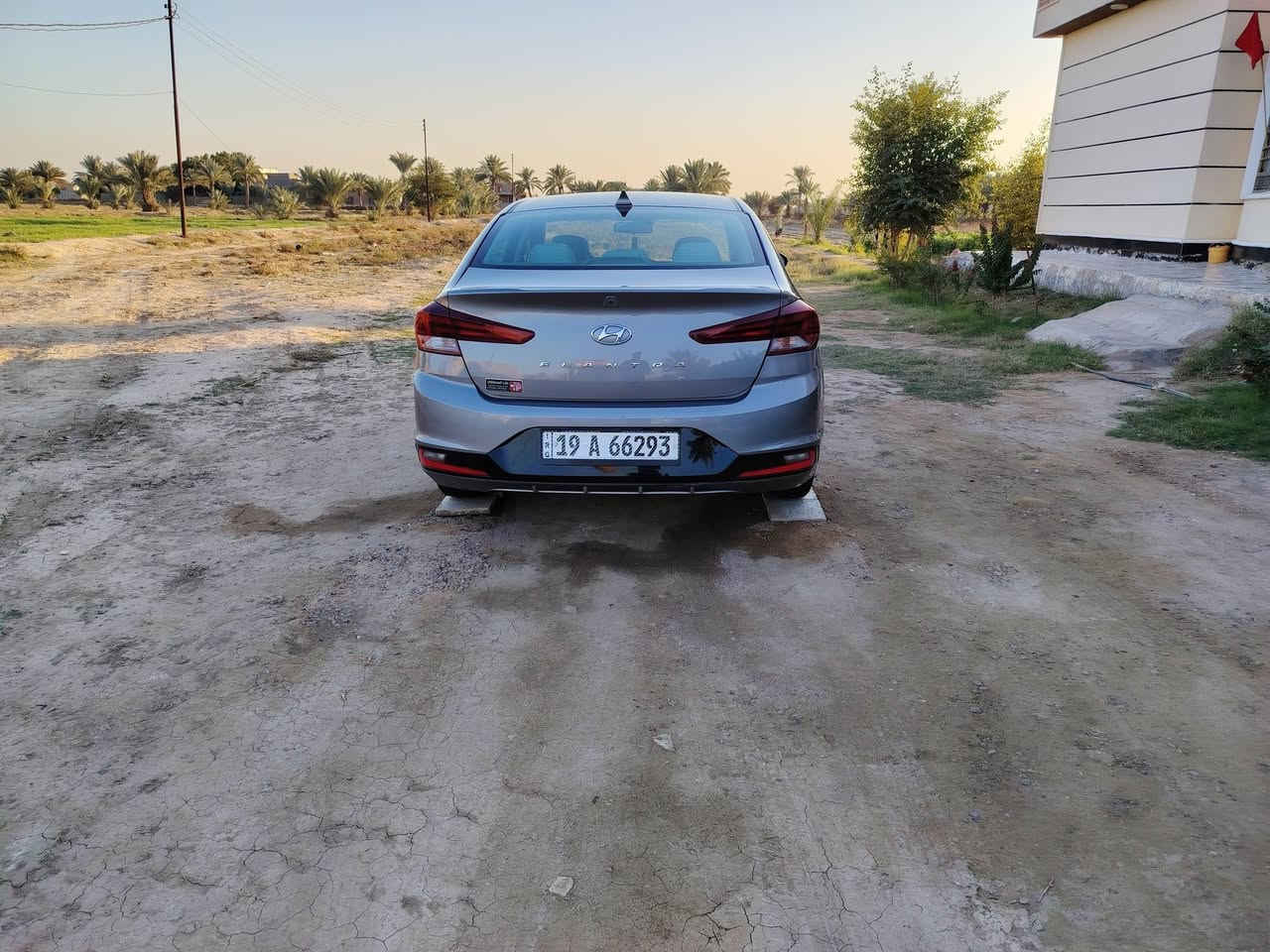 السلام عليكم النترا 2020 هزه جديده وسنويه جديده بأسمي شخصياا للبيع السعر 135 وبيها مجال محرك 2000 دوش جديد كير  AT حداديه تخم تاير تبريد تدفئه العنوان بابل قرب العلوية شريفه ***********
