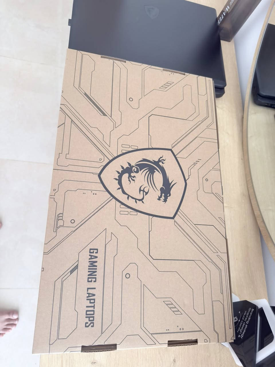 للبيع لابتوب ألعاب قوي – MSI Pulse 17 AI C1V (إصدار الذكرى الـ20)
لابتوب ألعاب قوي جداً بحالة ممتازة، استخدام قليل.
الجهاز نسخة خاصة من إصدار الذكرى العشرين للابتوبات MSI (20th Anniversary Edition).

المواصفات:

* الموديل: MSI Pulse 17 AI C1V
* المعالج: Intel Core Ultra 9 185H
* كرت الشاشة: NVIDIA GeForce RTX 4070 ‏8GB
* الرام: 32GB DDR5
* التخزين: 1TB NVMe SSD
* الشاشة: 17 بوصة
* دقة الشاشة: QHD+ (2560×1600)
* تردد الشاشة: 144Hz
* نظام التشغيل: Windows 11
* لوحة المفاتيح: عربي / إنكليزي

حالة الجهاز:

* استخدام قليل جداً
* نظيف جداً ولا توجد مشاكل
* الأداء ممتاز للألعاب والبرامج الثقيلة

الملحقات:

* الكرتون الأصلي
* شنطة MSI الأصلية الخاصة بالجهاز
* ماوس

مميزات الجهاز:

* إصدار خاص بمناسبة 20 سنة من لابتوبات MSI
* مناسب للألعاب الثقيلة والتصميم والمونتاج والبرمجة

السعر 3مليون دينار عراقي

للتواصل على الرقم الخاص ***********
