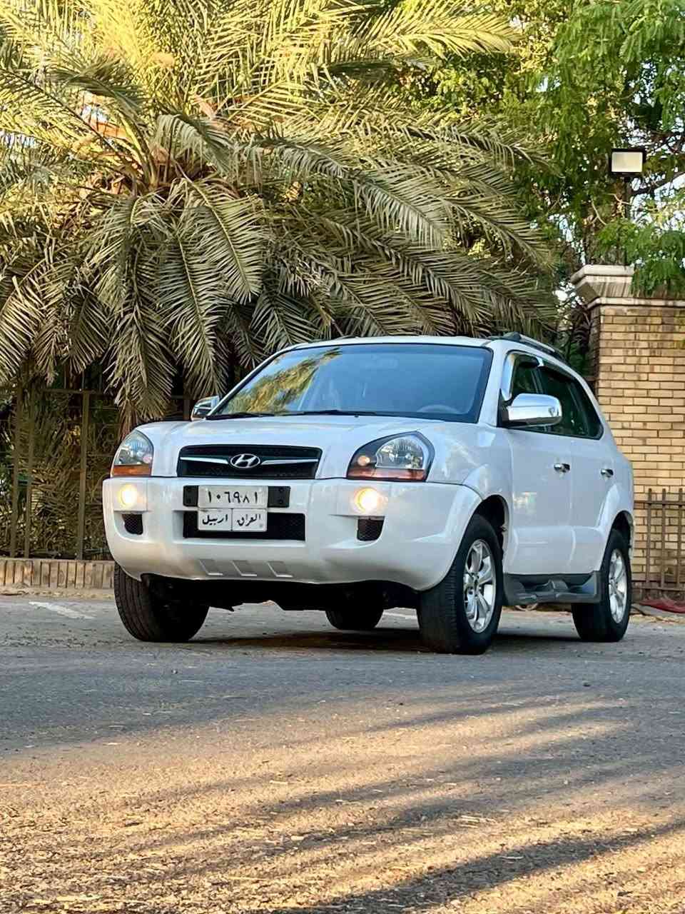 يالله .. 
عندي هونداي توسان موديل 2009  خليجي  لون ابيض محرك 2000 دوش  مكفول   السياره رقم اربيل تريد وكاله او تحويل  حاضر  السيارة بيه 4 قطع  صبغ بدون  دواخل  وبيه بارد بالبنيد  بسيط  السياره  جاهزه  تخم تاير جديد  صدر كهربائيات كله شغل  تبريد  ثلج  مابيه  كل نقص  وجاهزه  مكانه بغداد المنصور  سعرها 97  ورقه وبيه  مجال بسيط  مكانه بغداد المنصور الي  يحب يتصل 
***********
