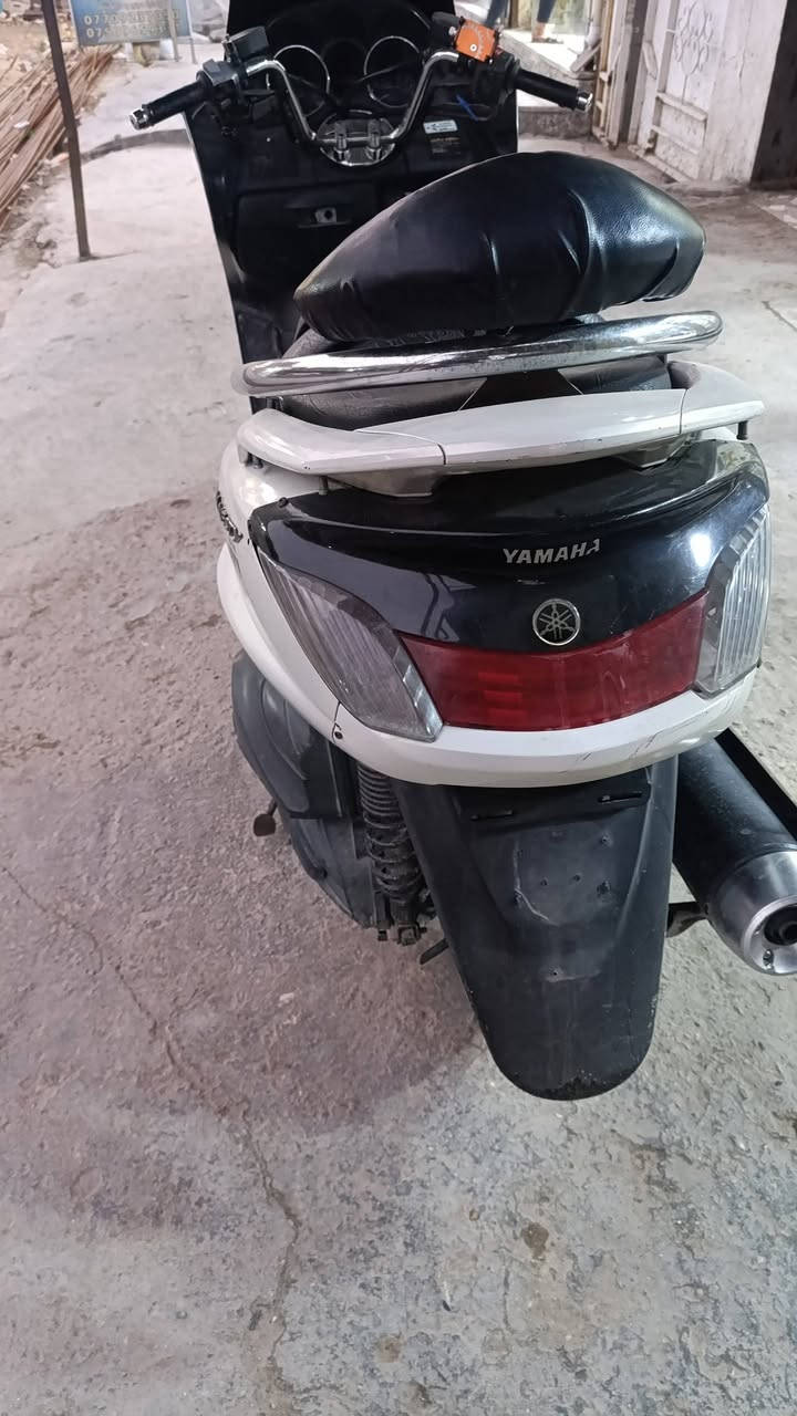 سلام عليكم ورحمة الله وبركاته
اخوان للبيع ماجتسته كراند 
مكينه مكفوله 
نضافه 80/💯 
سعر 900 وبيها مجال قليل 
مكاني العبيدي 
***********
