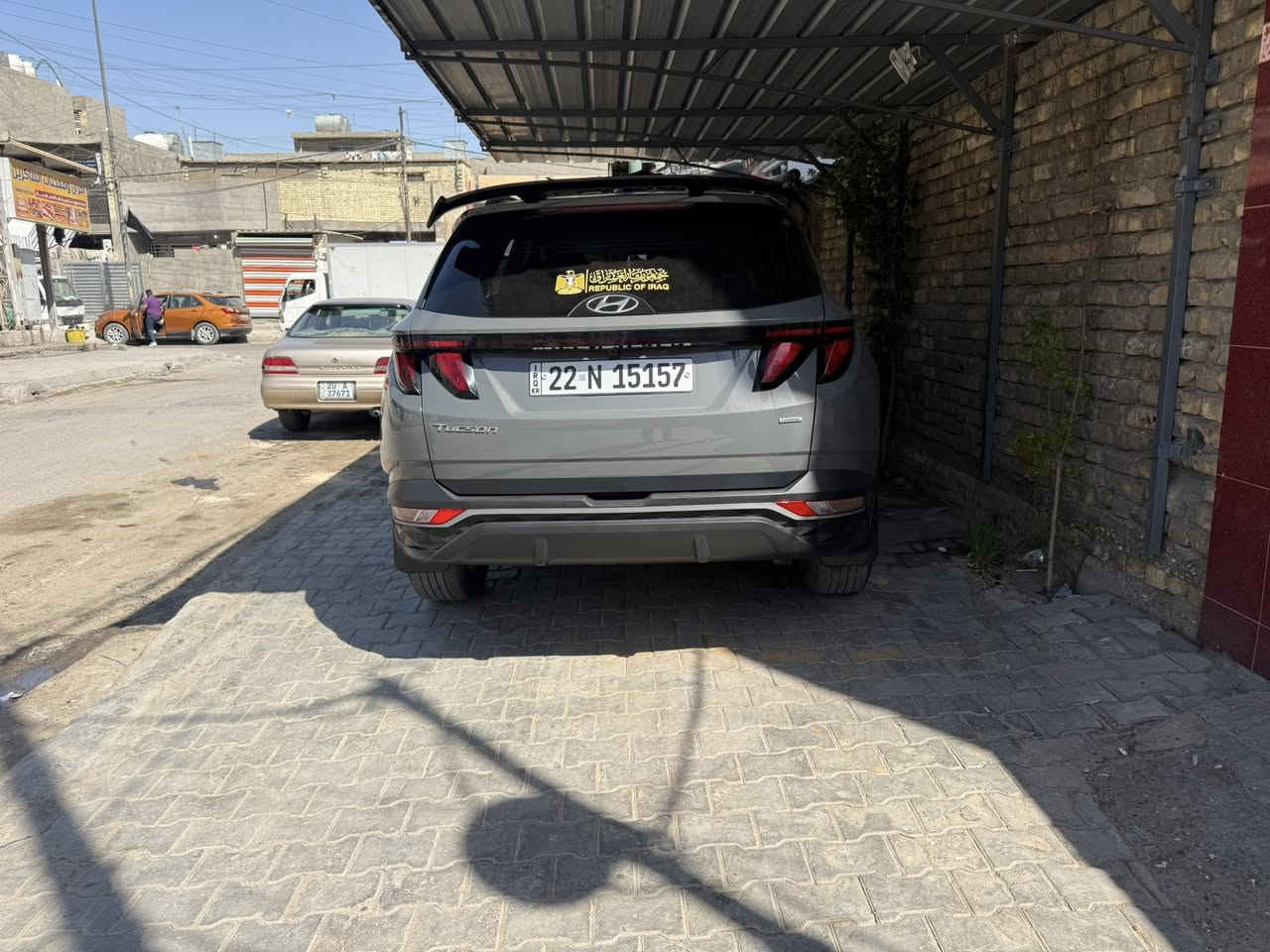 السلام عليكم
موديل 24 
حادث فقط نص البنيد 
فول مواصفات عدا البنورامه 
ماشيه 62 
محرك 2500
السعر 200 وبي مجال قليل 
***********
